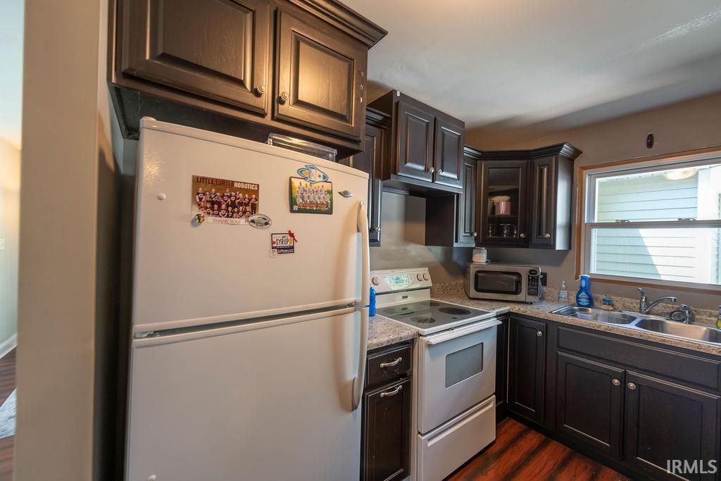 Photo 14 of 102 N Park Drive