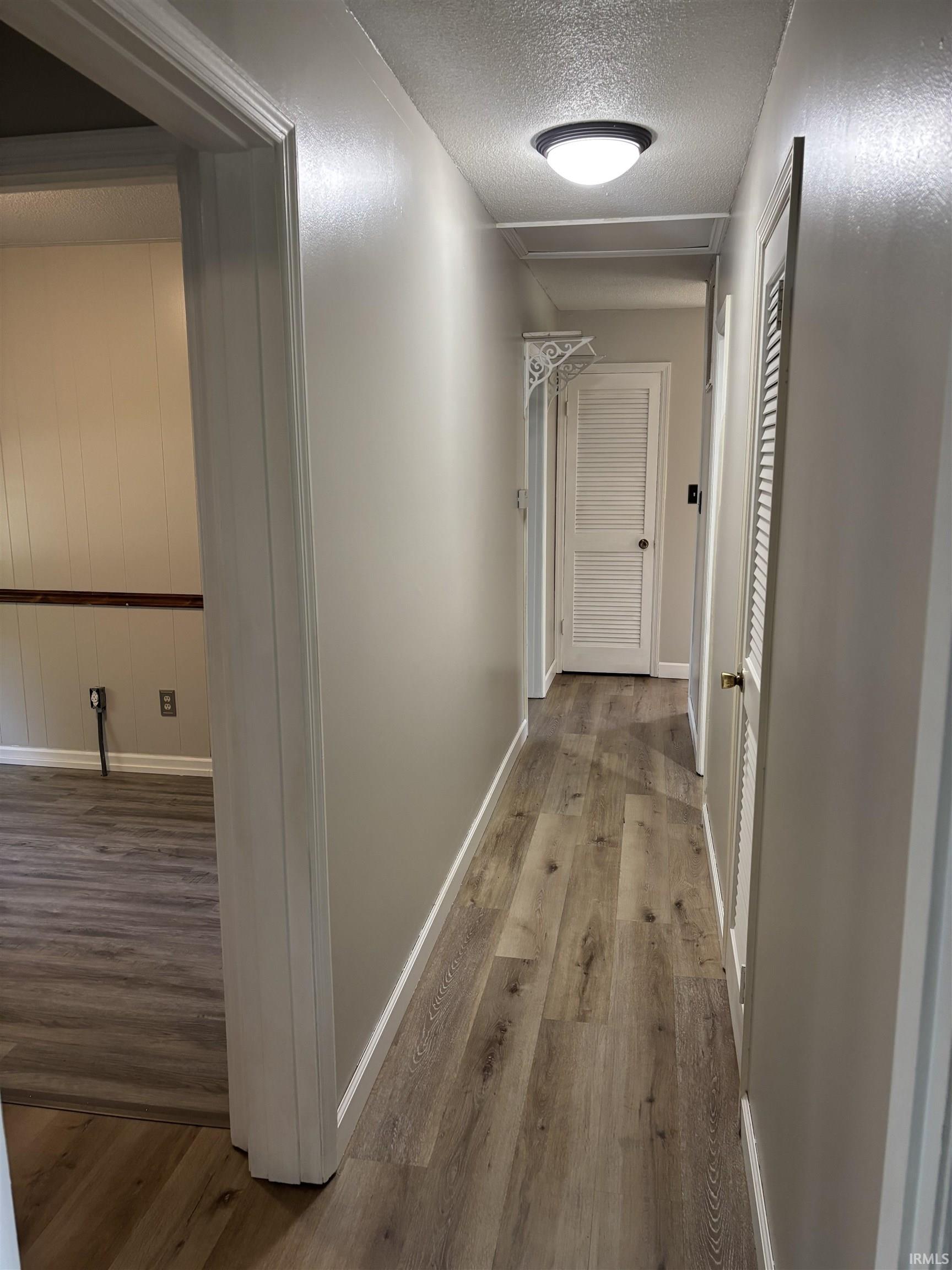 23rd image of 408 W Pickwick Dr, Syracuse, IN 46567 | MLS# 202631831
