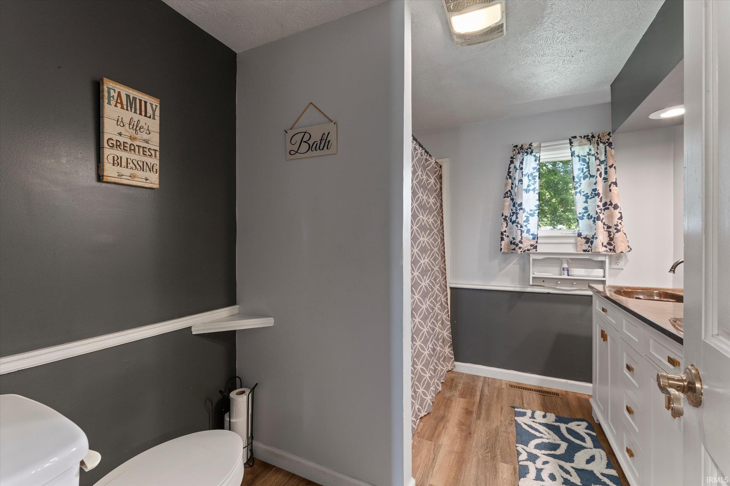 Photo 13 of 209 Bristol Avenue