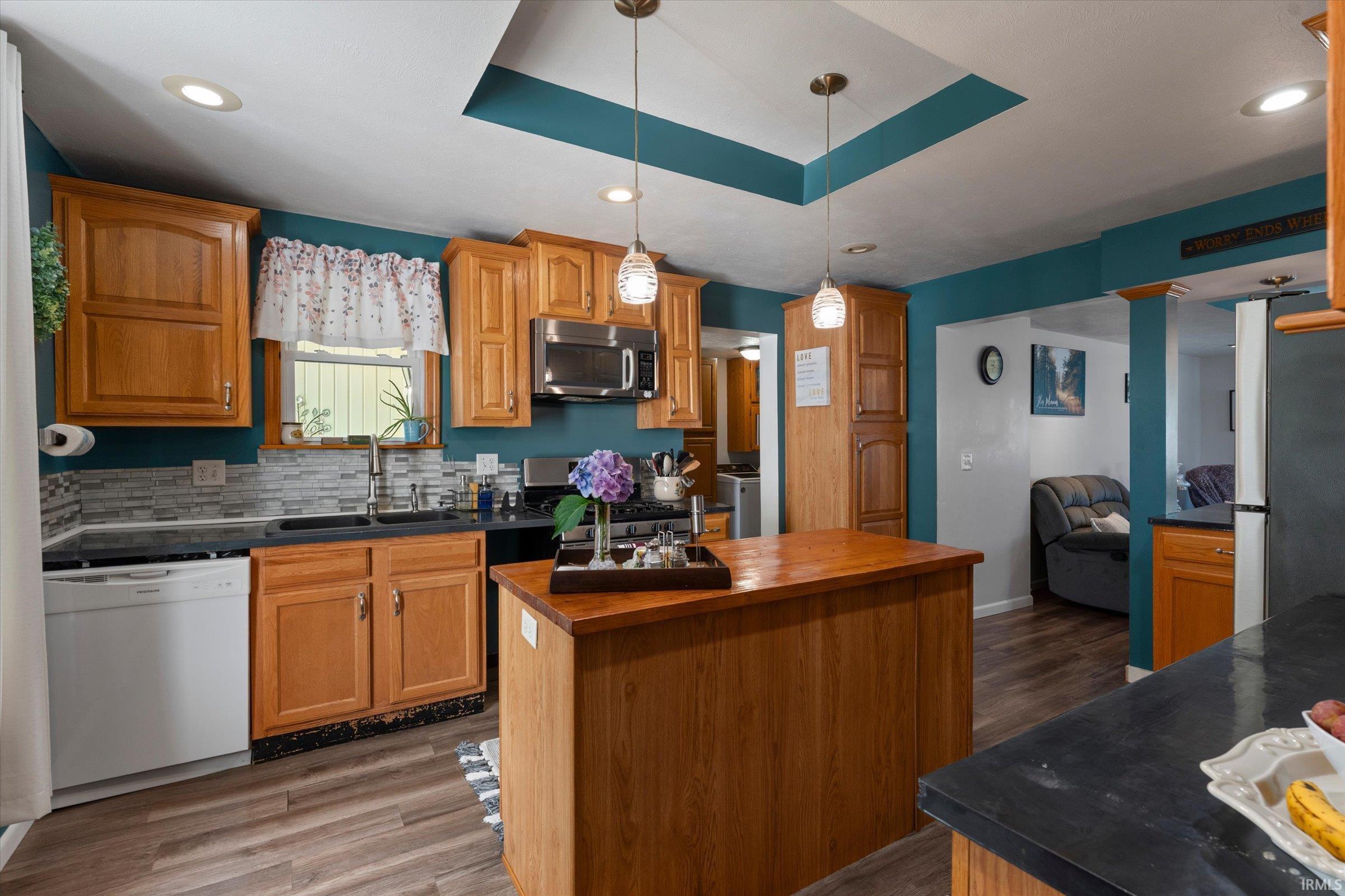 Photo 9 of 209 Bristol Avenue