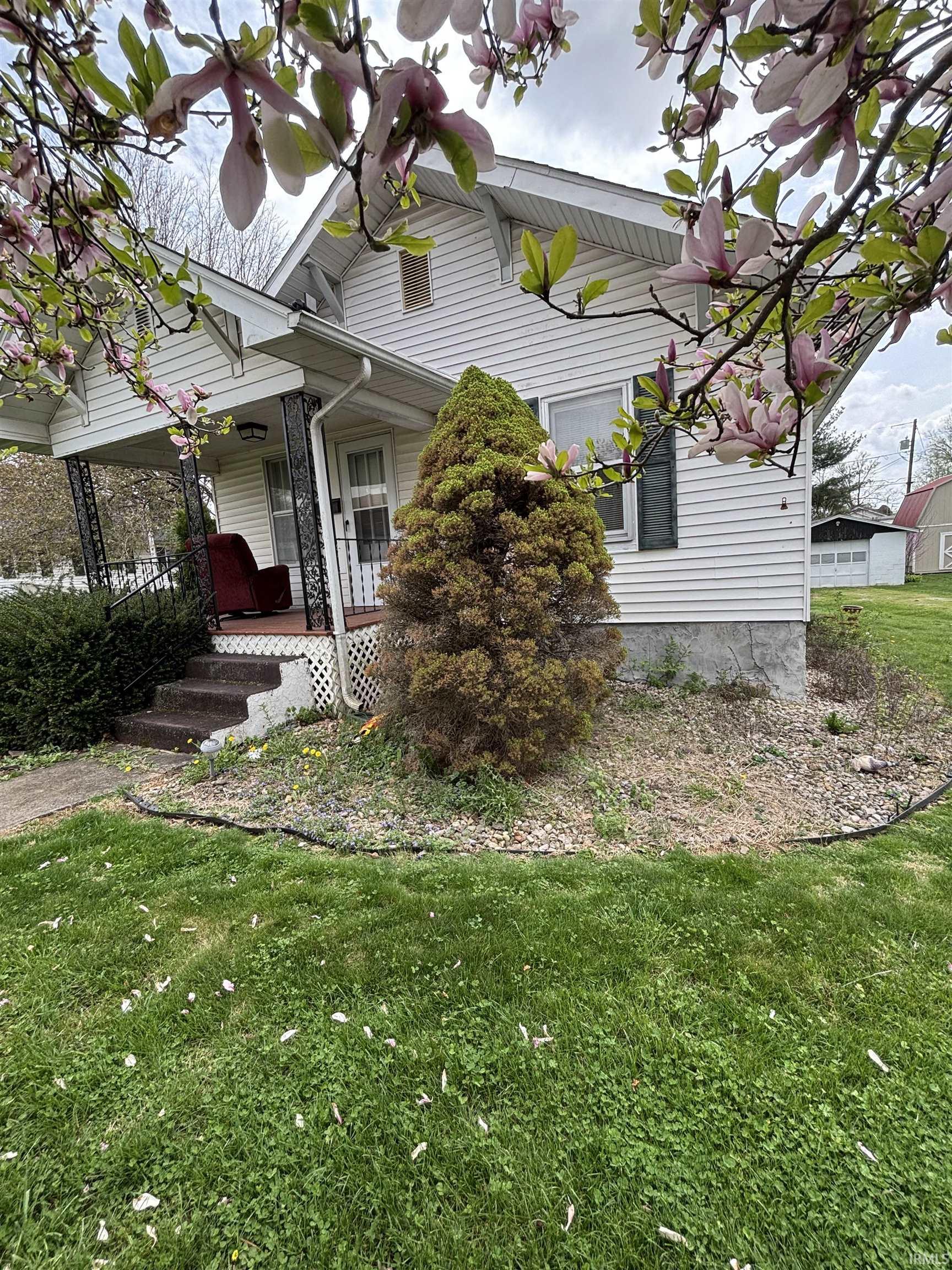 3rd image of 205 E Arthur St, Salem, IN 47167 | MLS# 202631870