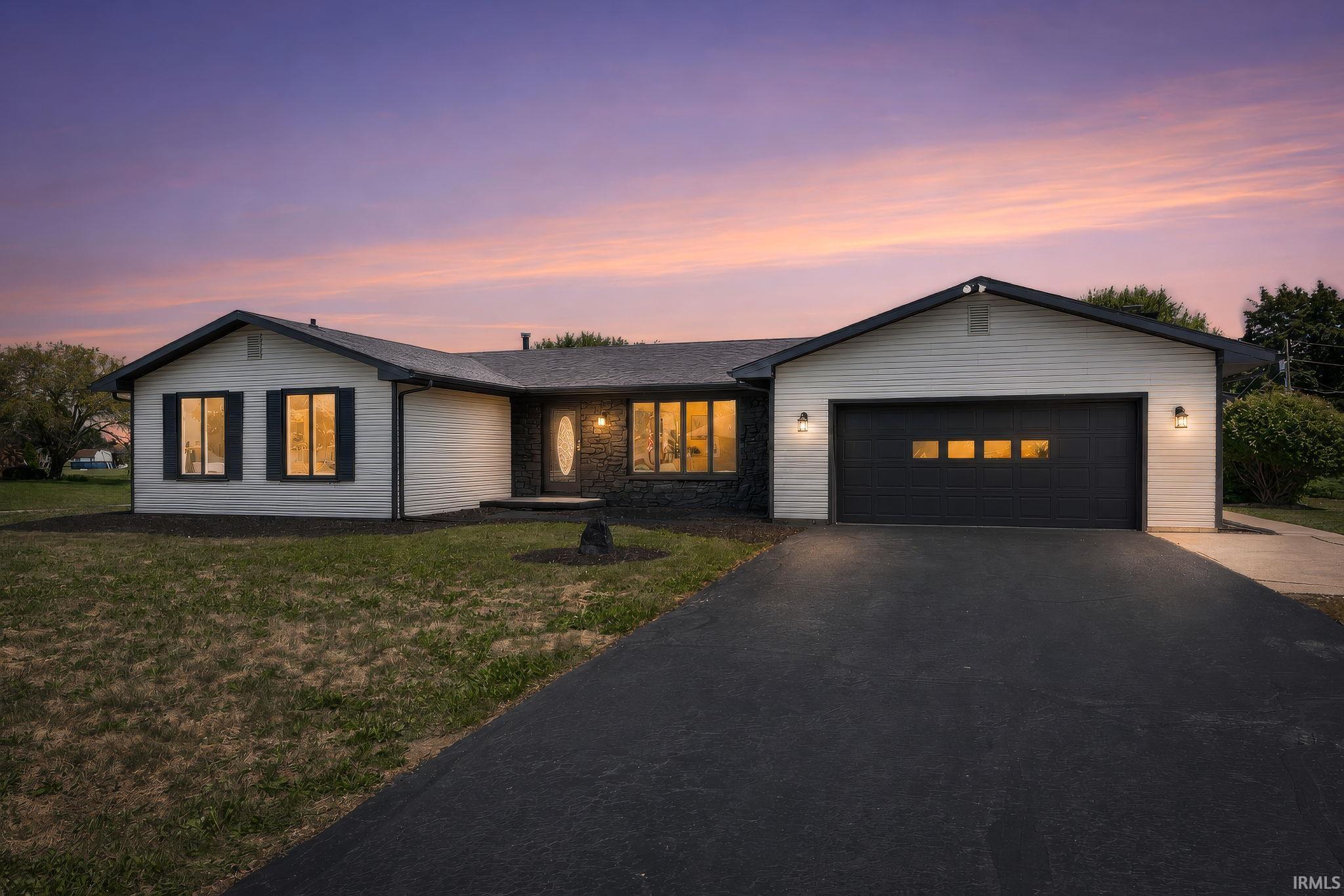 2nd image of 1108 Birchwood Dr, Kokomo, IN 46901 | MLS# 202631887