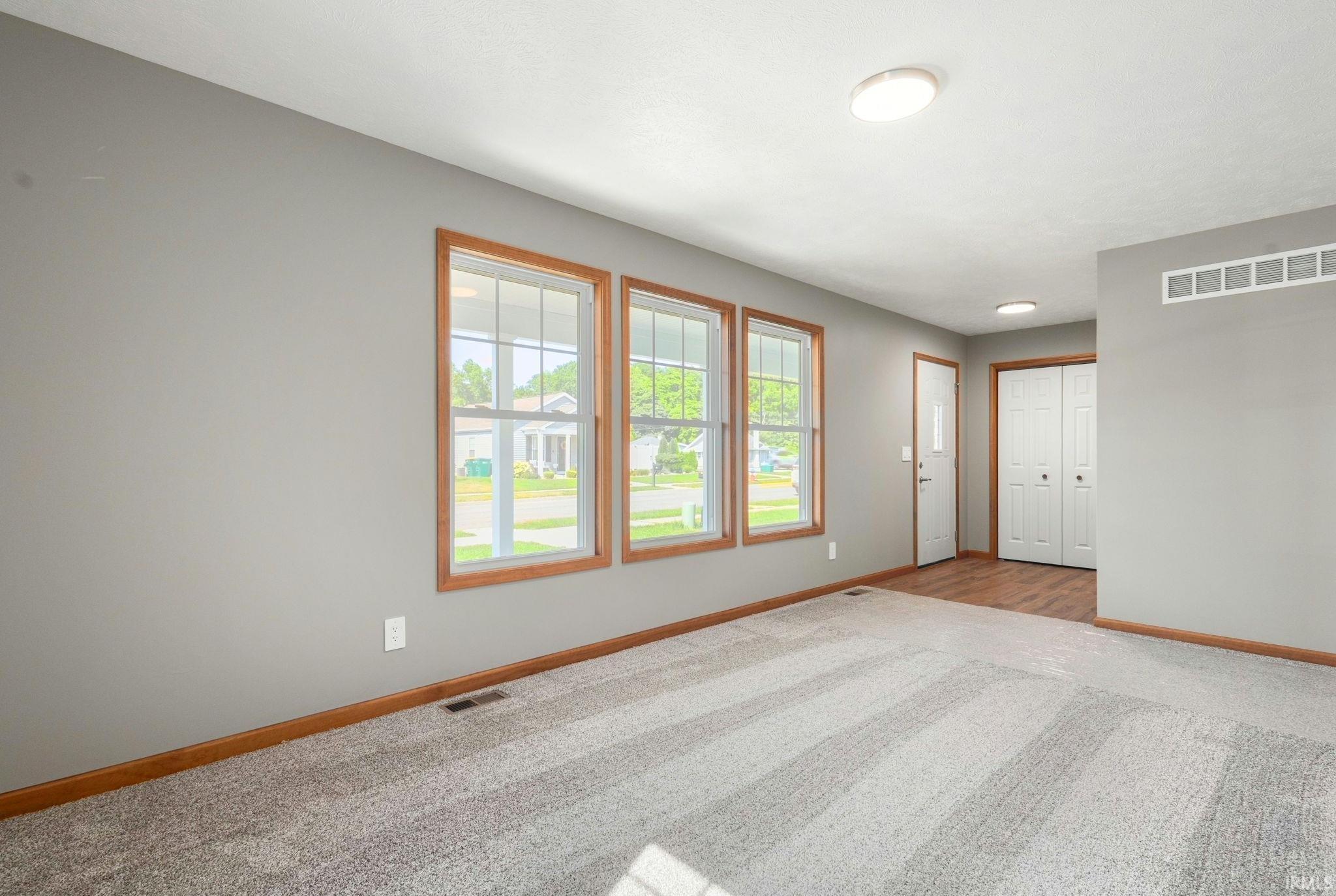 5th image of 1563 E Edgar East Ave, Mishawaka, IN 46545 | MLS# 202631895