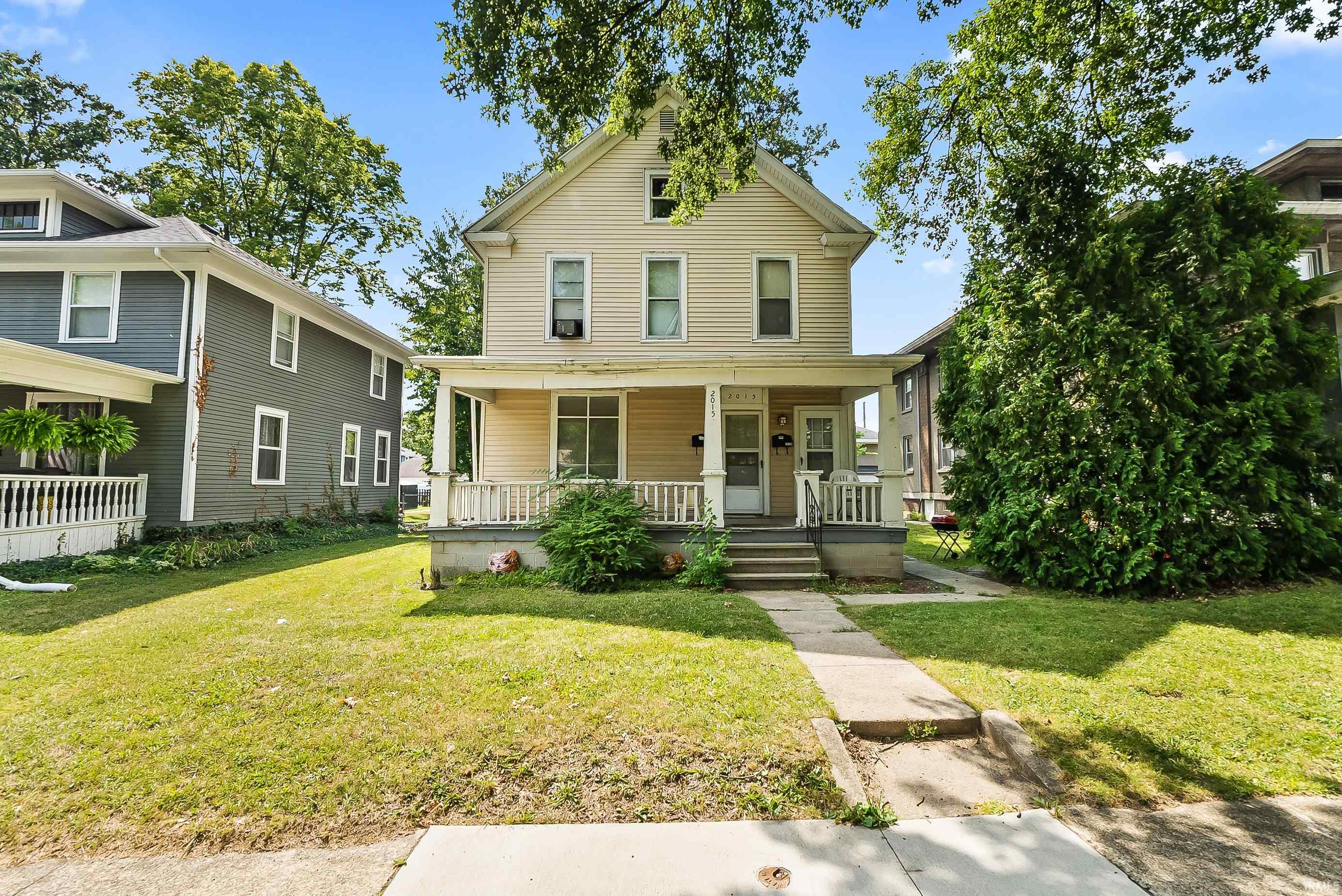 Photo 2 of 2015 Crescent Avenue