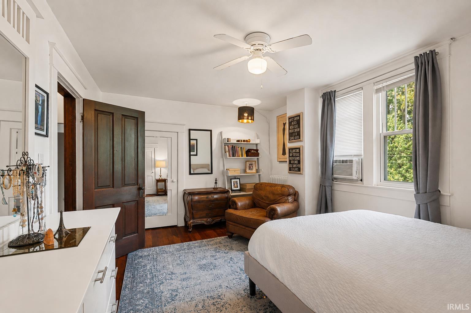 Photo 31 of 207 7th Street