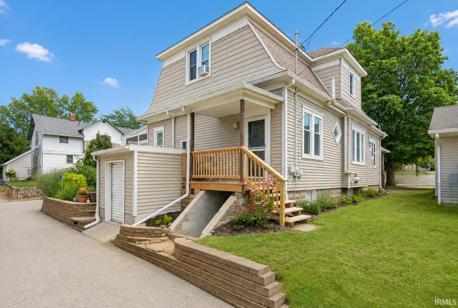 Photo 6 of 207 7th Street