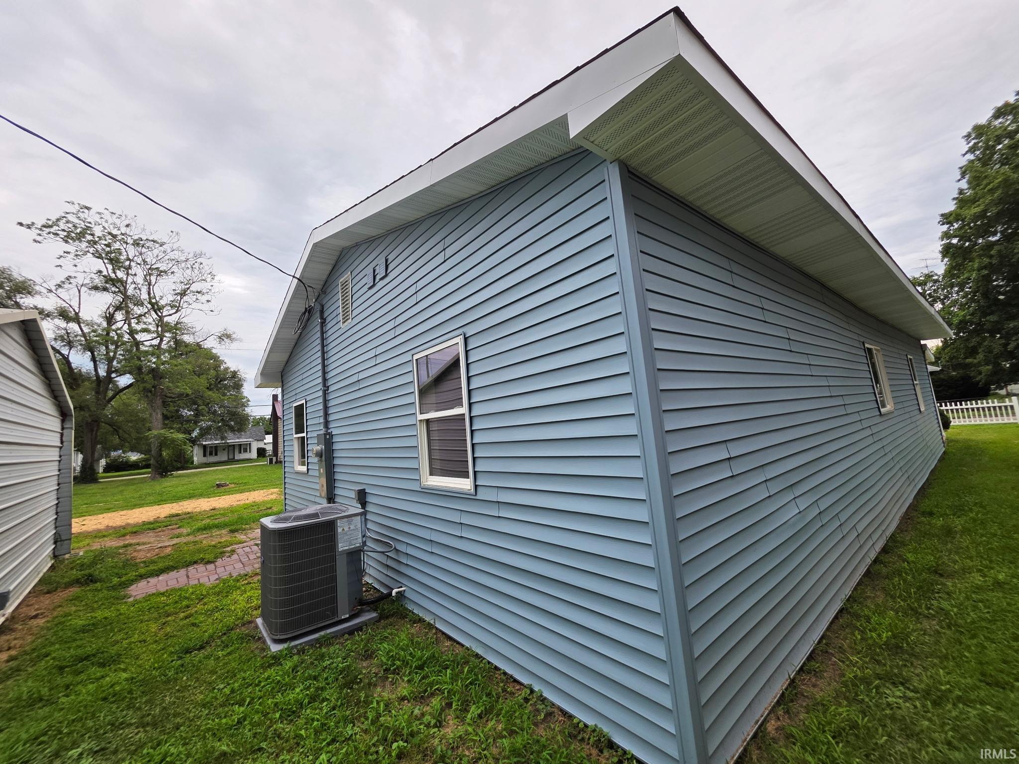 Photo 3 of Sale Pending at 916 N 13th Street, Vincennes, IN 47591 | MLS# 202631974 | Listing updated on 2026-09-30
