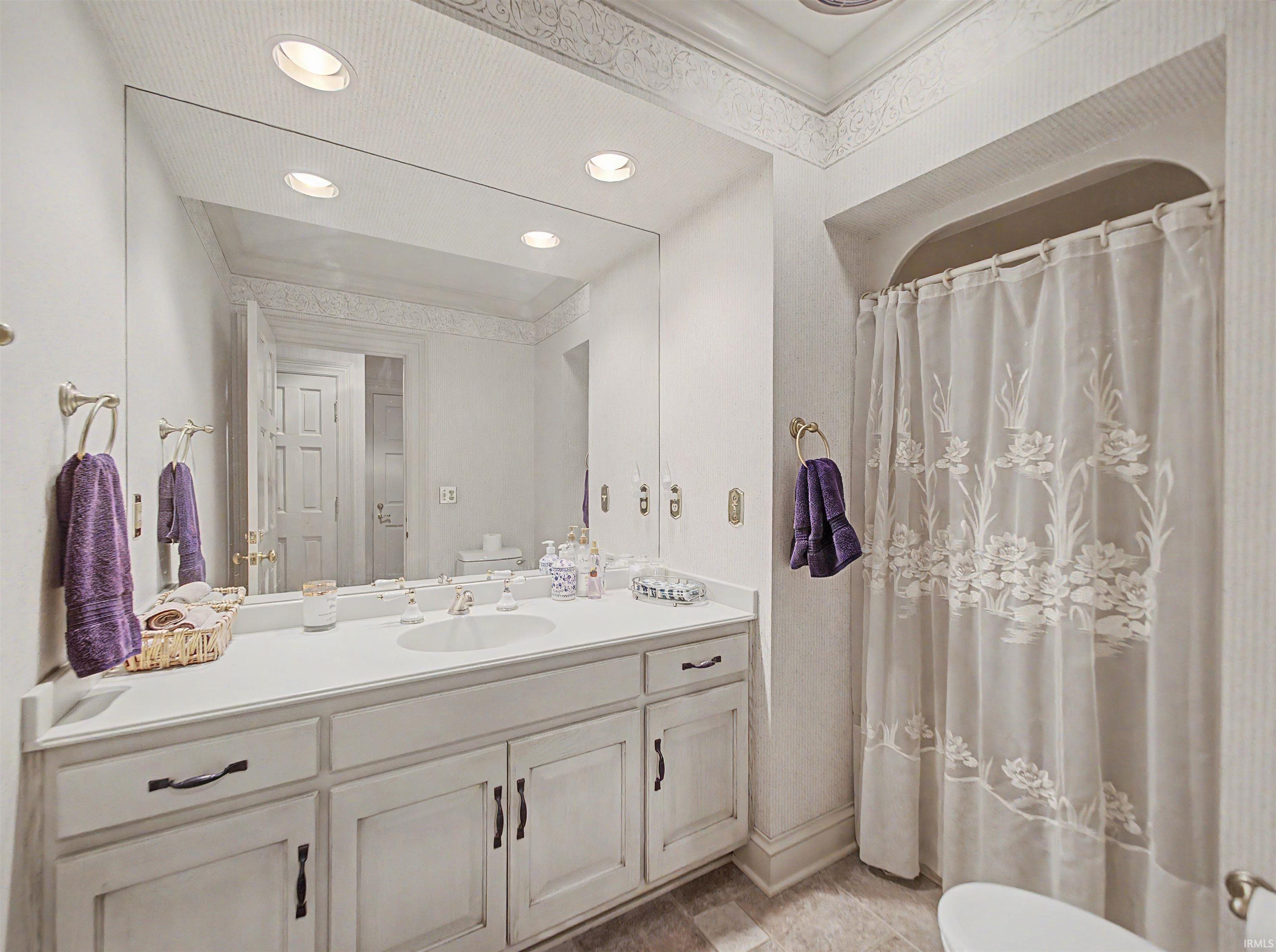 Listing 208