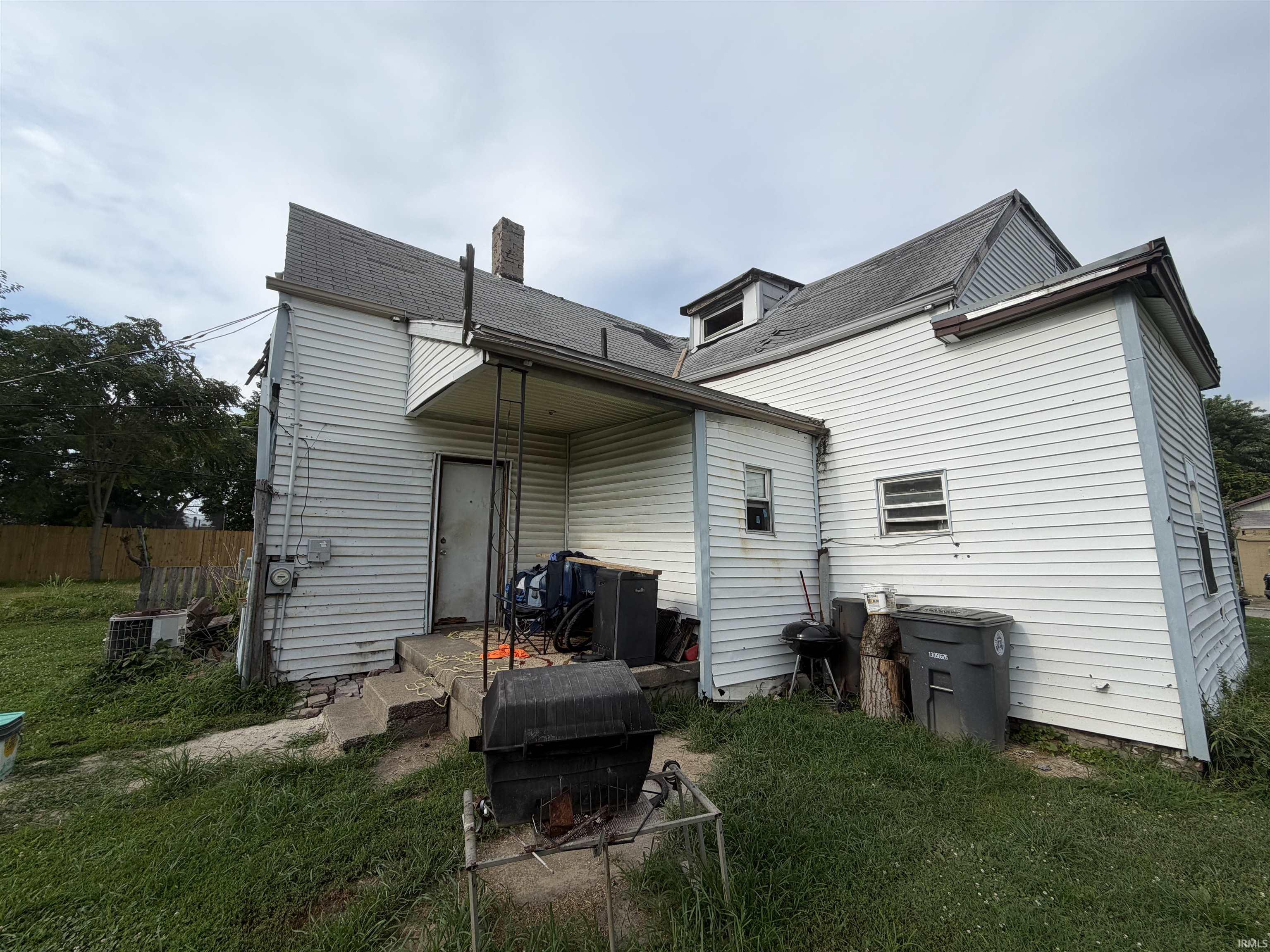2nd image of 1204 Harriett St, Evansville, IN 47710 | MLS# 202632033