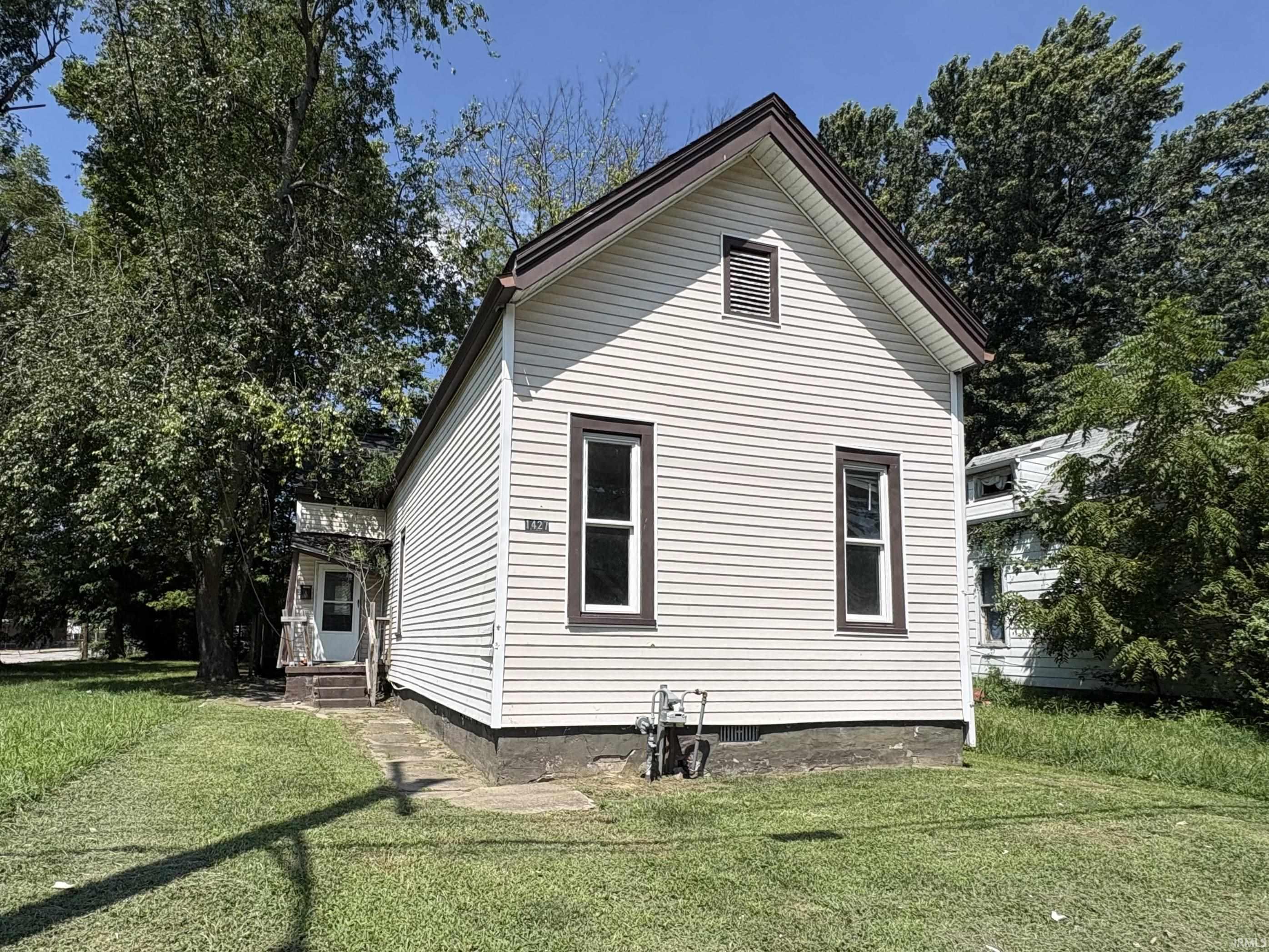 2nd image of 1427 S Governor St, Evansville, IN 47713 | MLS# 202632038