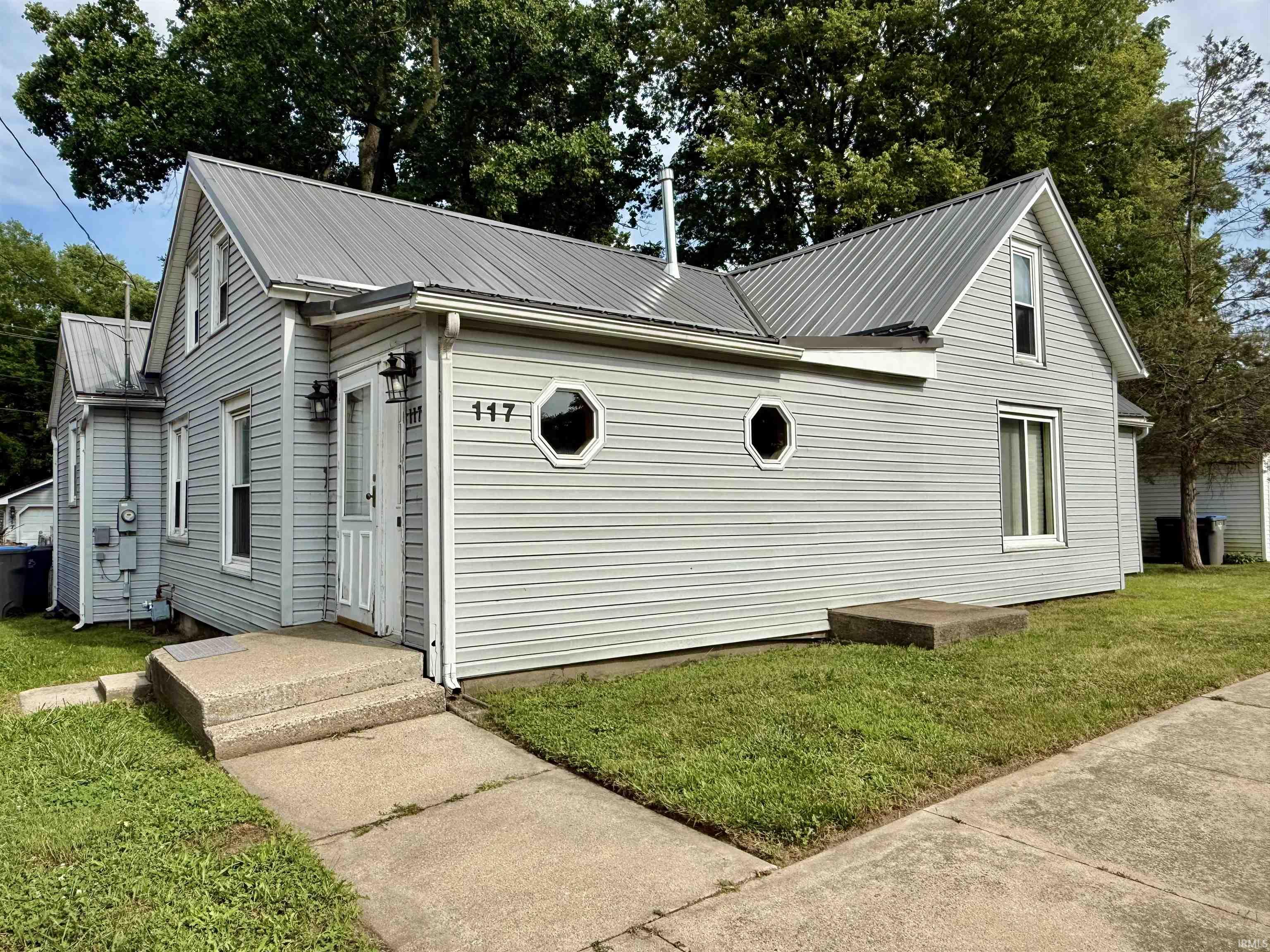 1st image of 117 S Sherman St, Warsaw, IN 46580 | MLS# 202632108