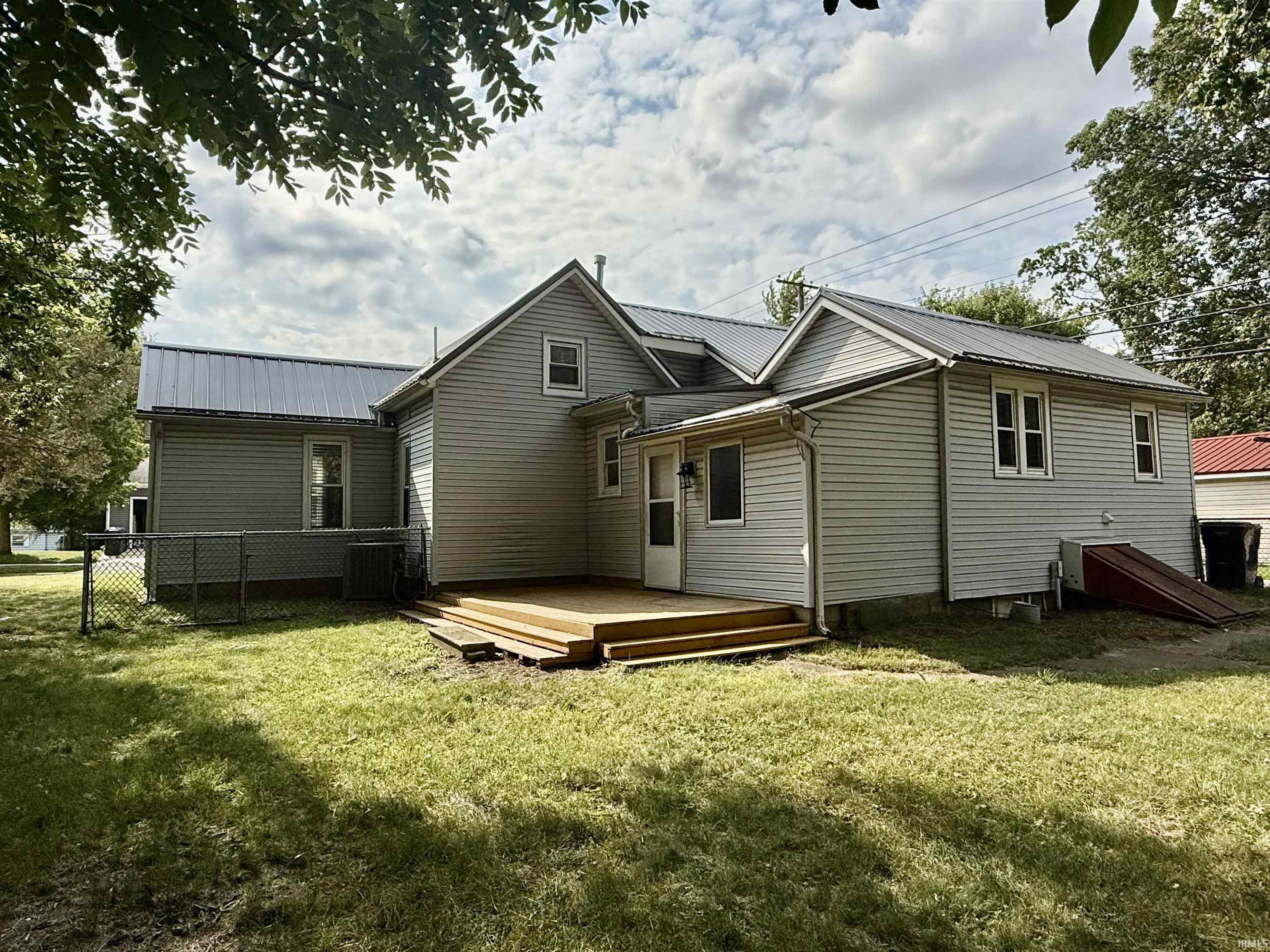 3rd image of 117 S Sherman St, Warsaw, IN 46580 | MLS# 202632108