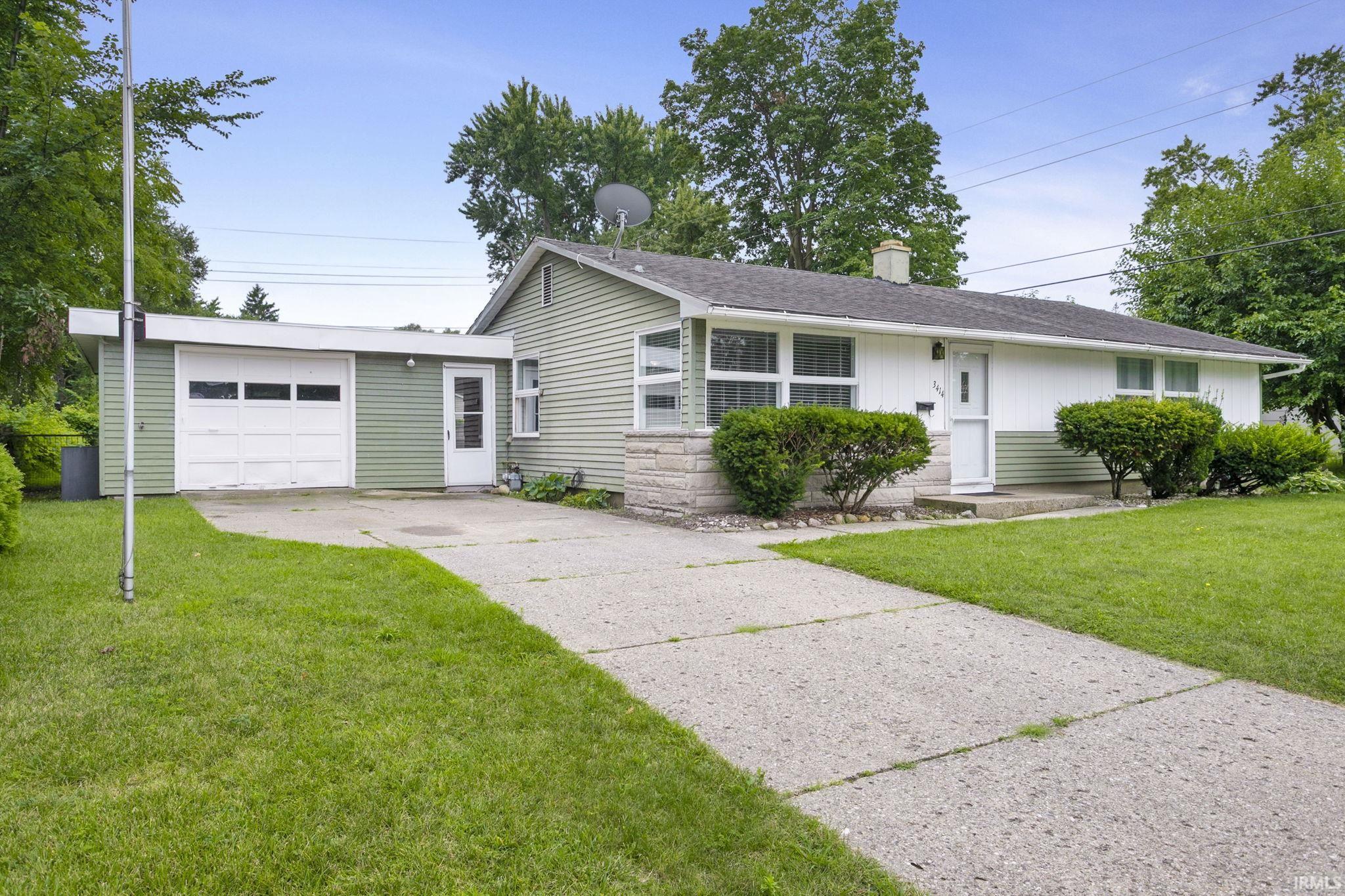 2nd image of 3414 Brookhurst Pl, South Bend, IN 46615 | MLS# 202632170