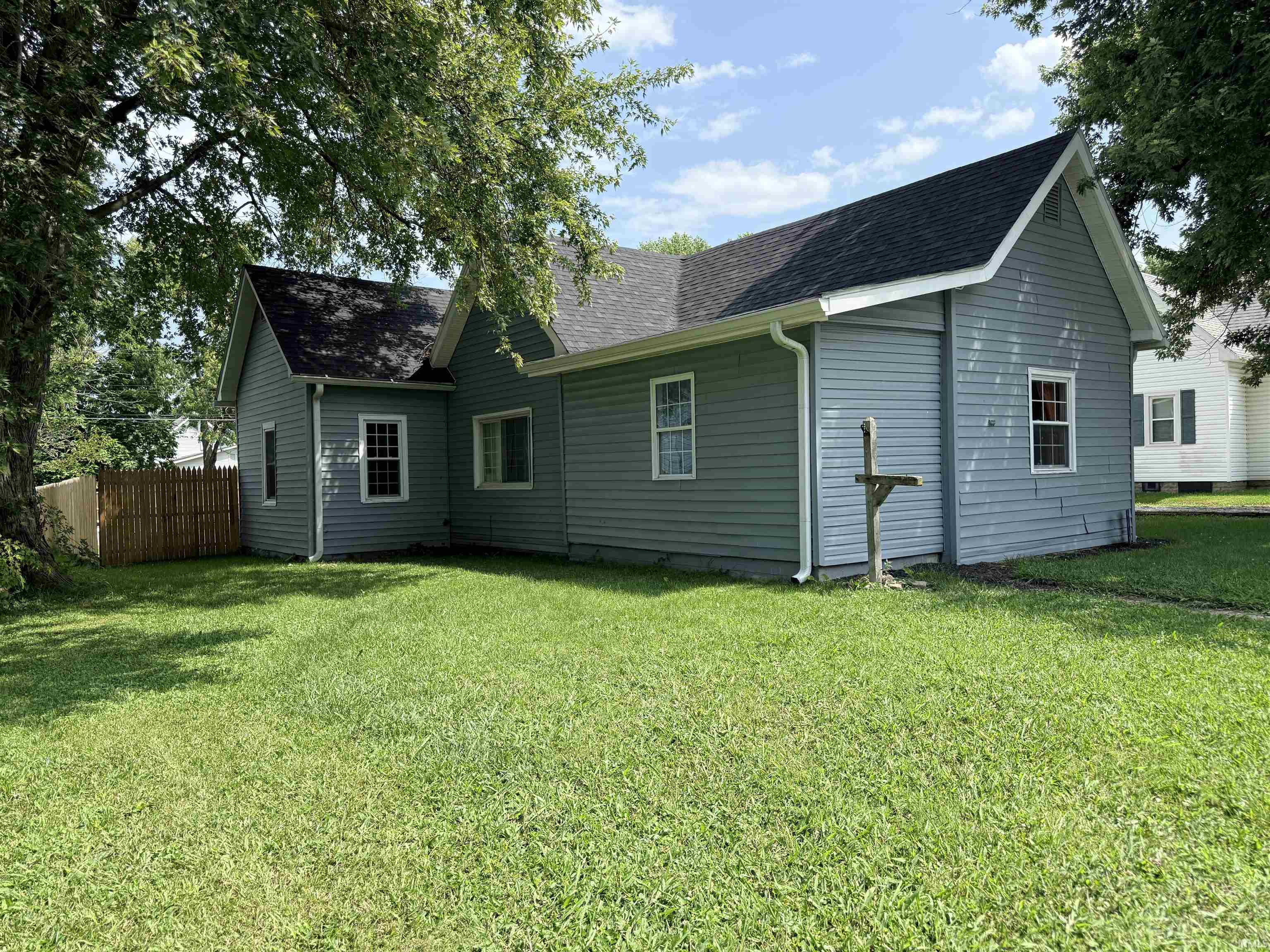 2nd image of 2008 N D St, Elwood, IN 46036 | MLS# 202632182
