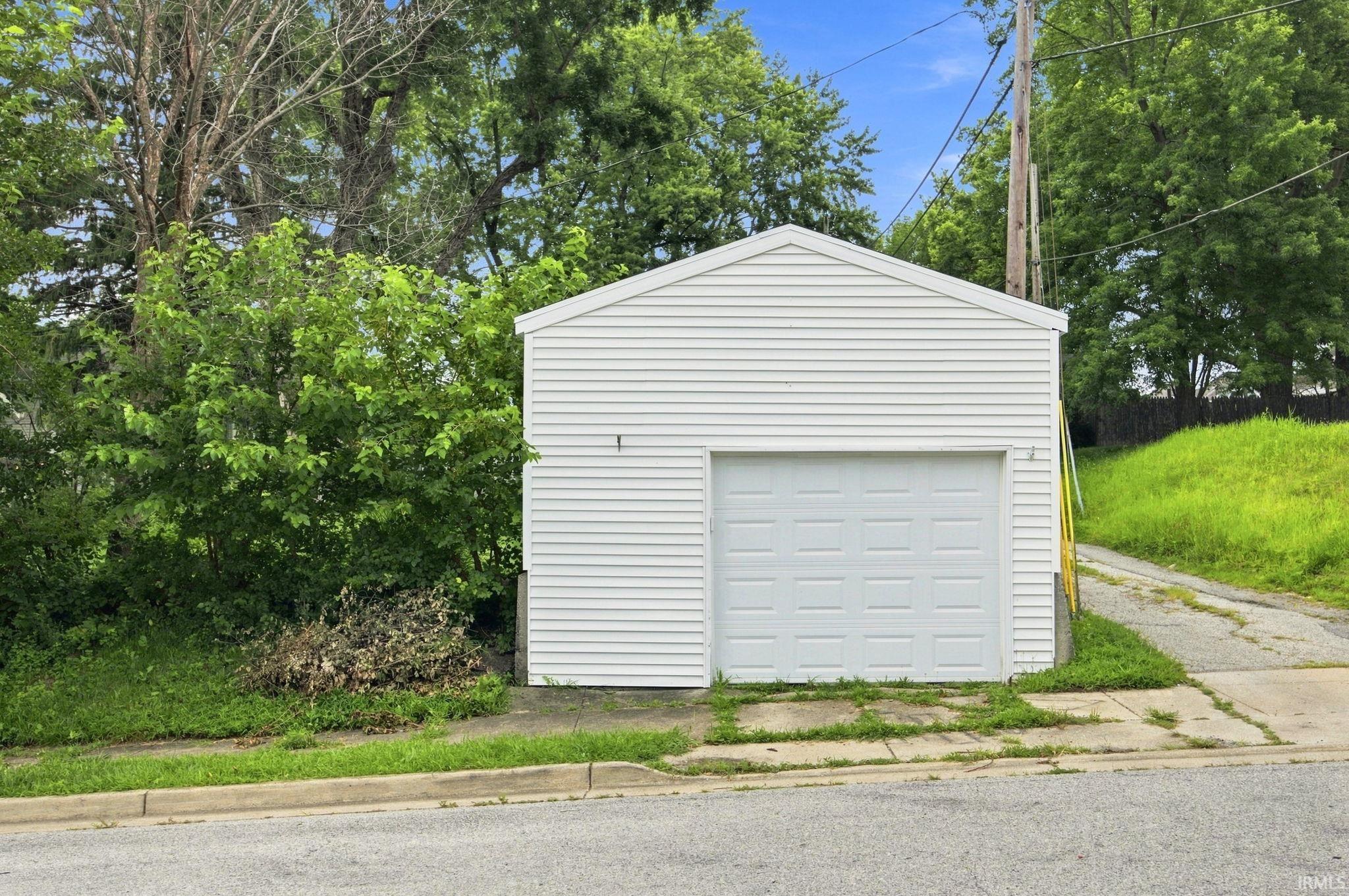 49th image of 1403 Grove St, Lafayette, IN 47905 | MLS# 202632239