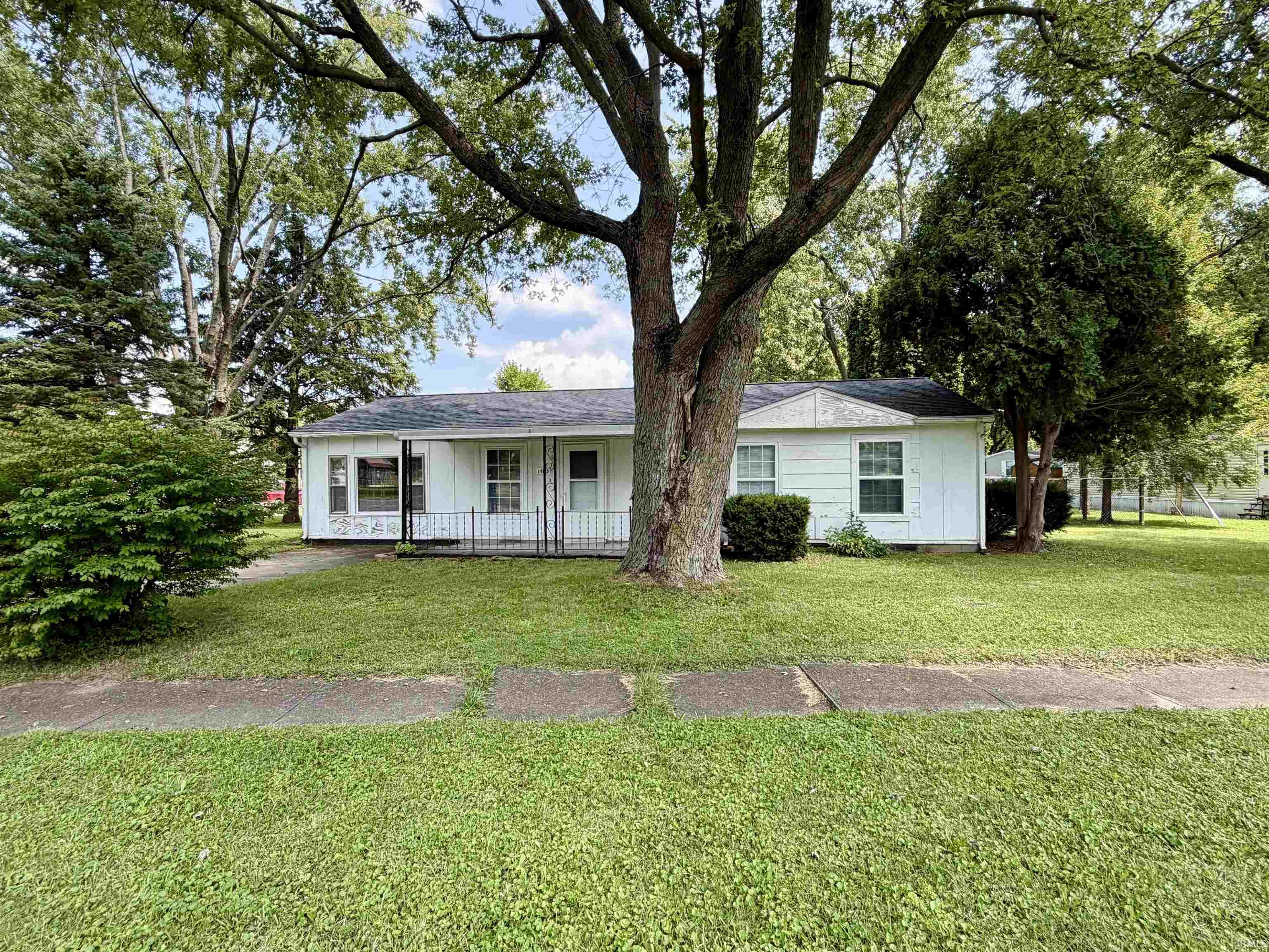 5th image of 1403 S Miller Ave, Marion, IN 46953 | MLS# 202632269