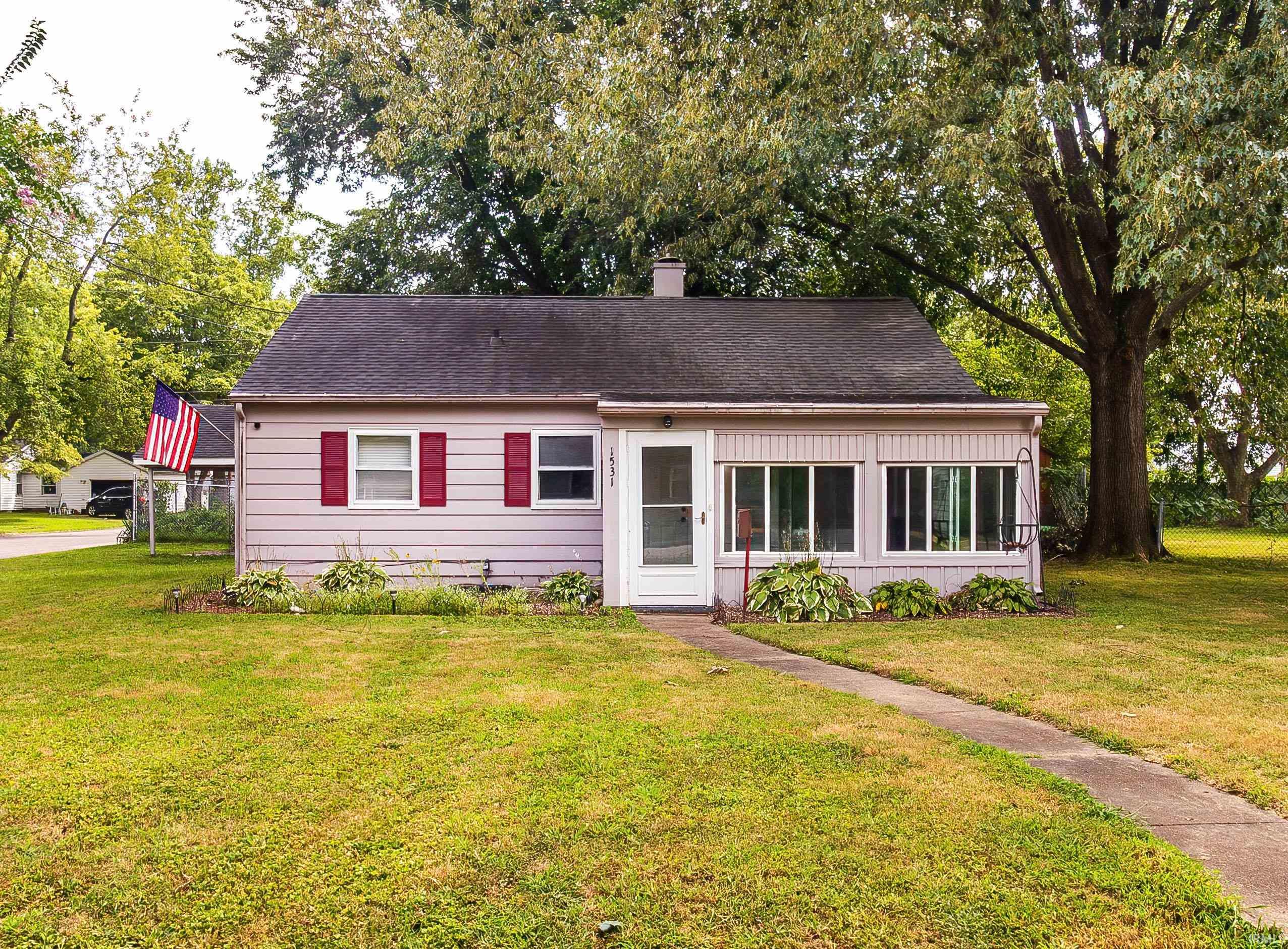 1st image of 1531 Waggoner Ave, Evansville, IN 47714 | MLS# 202632323