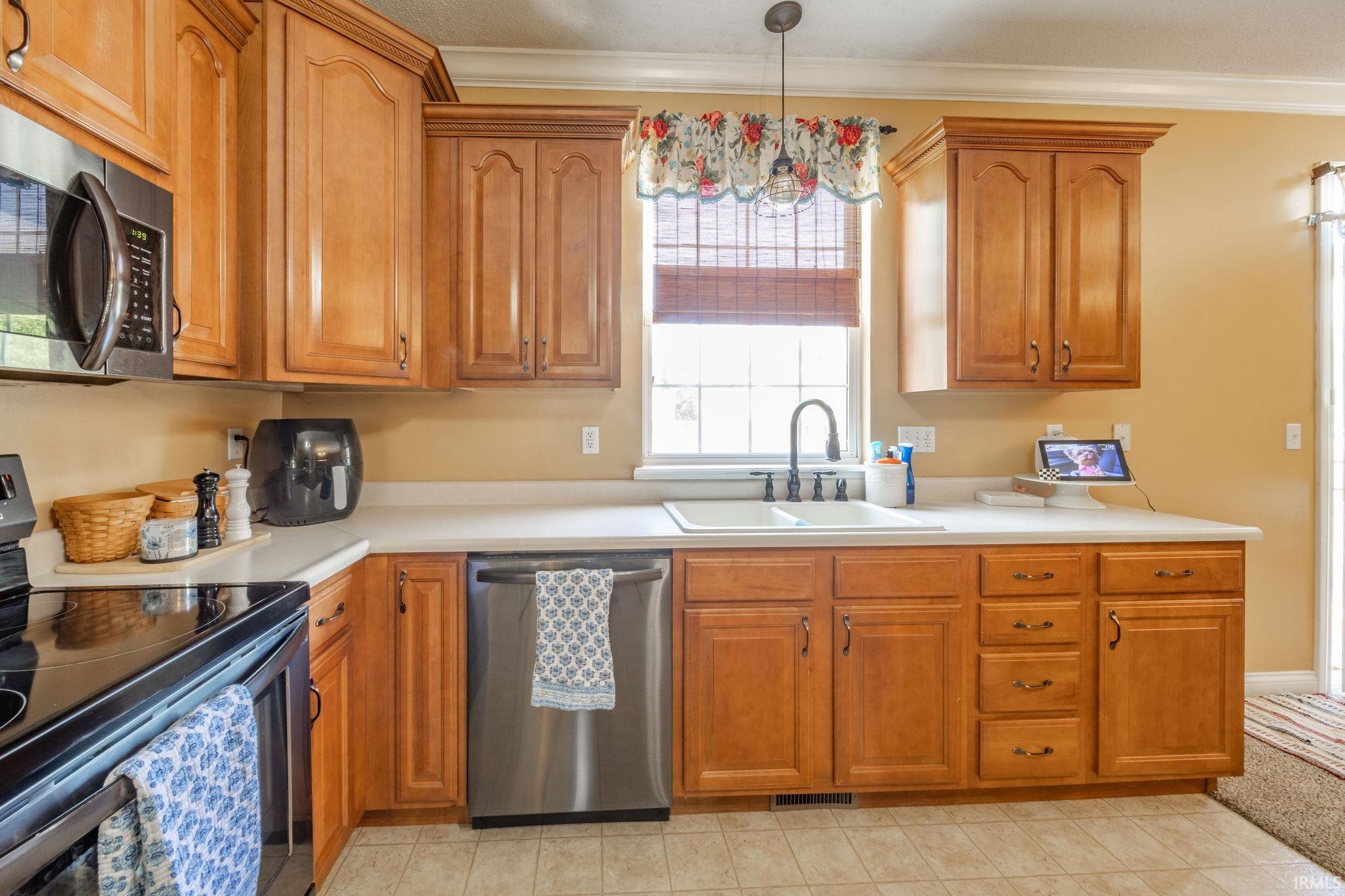 2nd image of 2700 W Ashbrook Ln, Muncie, IN 47304 | MLS# 202632346