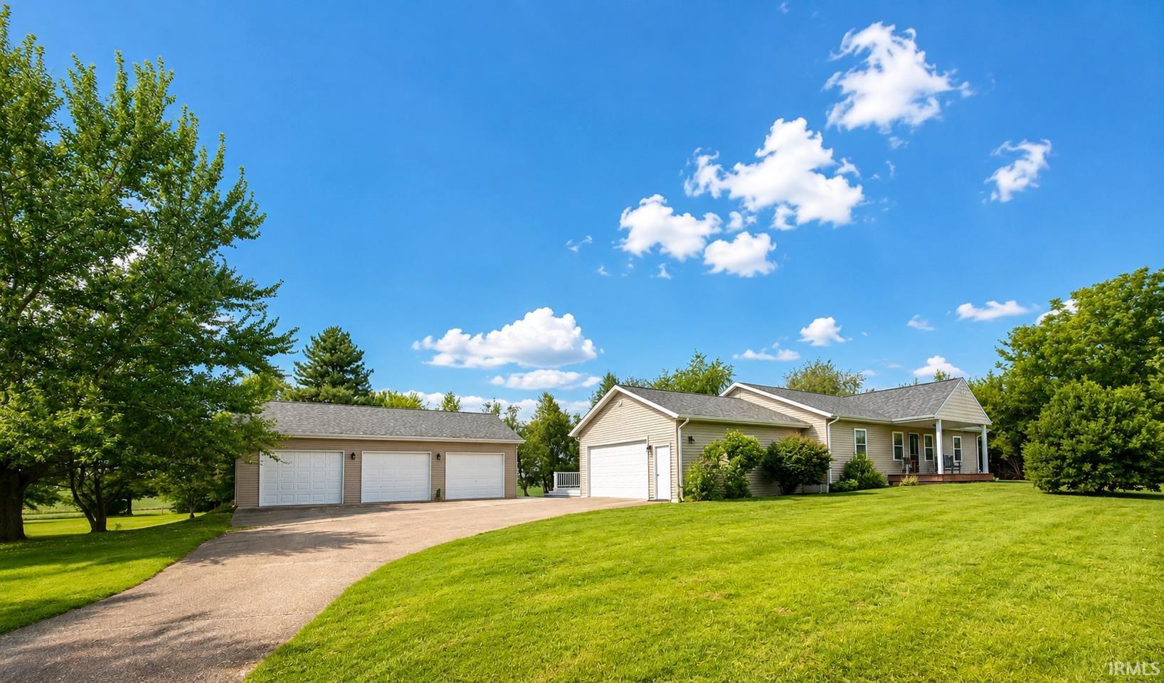 2nd image of 201 Janeway Dr, Veedersburg, IN 47987 | MLS# 202632384