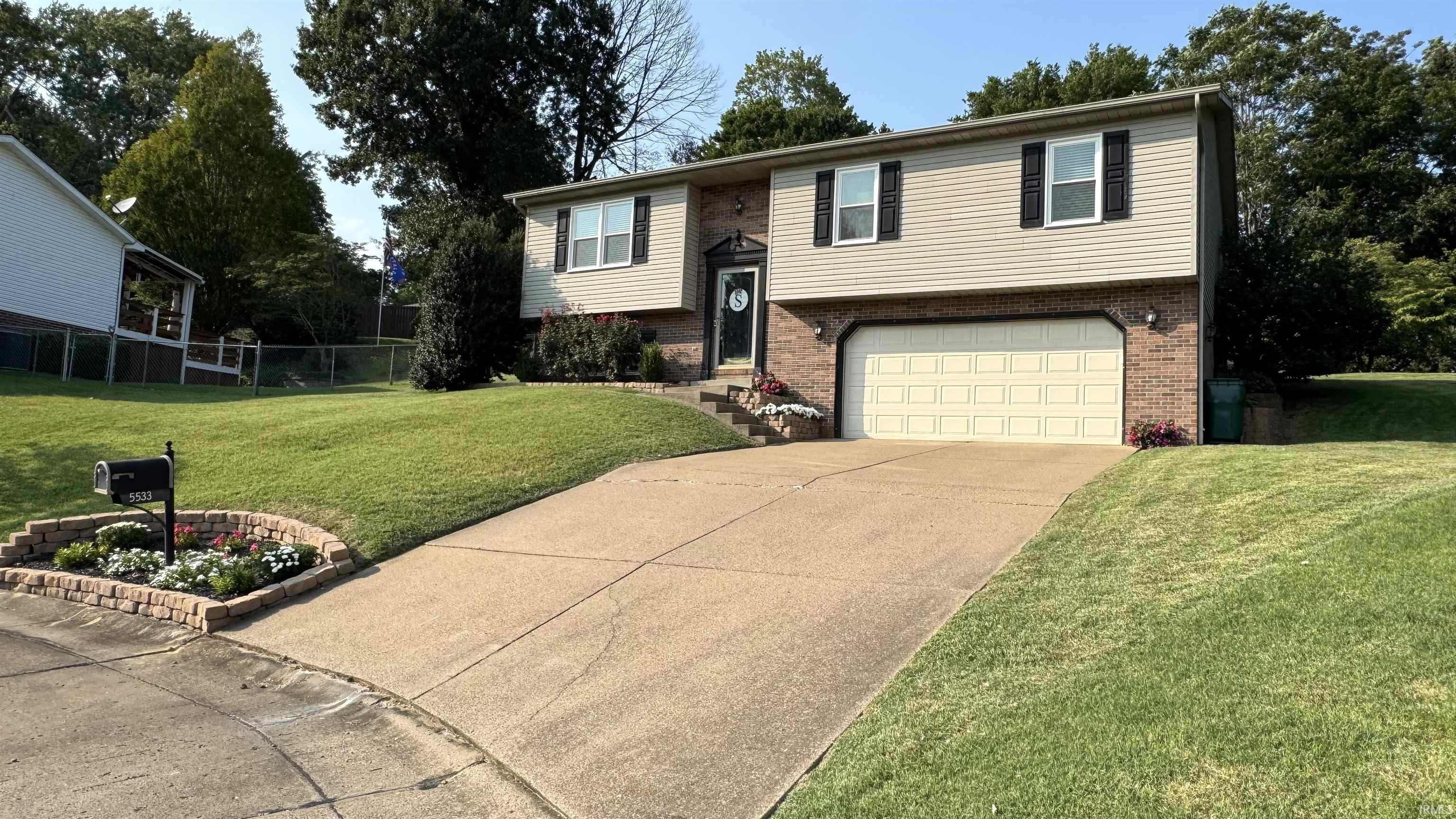 Photo 2 of Manufactured home for sale at 5533 Meadowlark Dr, Evansville, IN 47712 | MLS# 202632423 | Listing updated on 2026-09-08