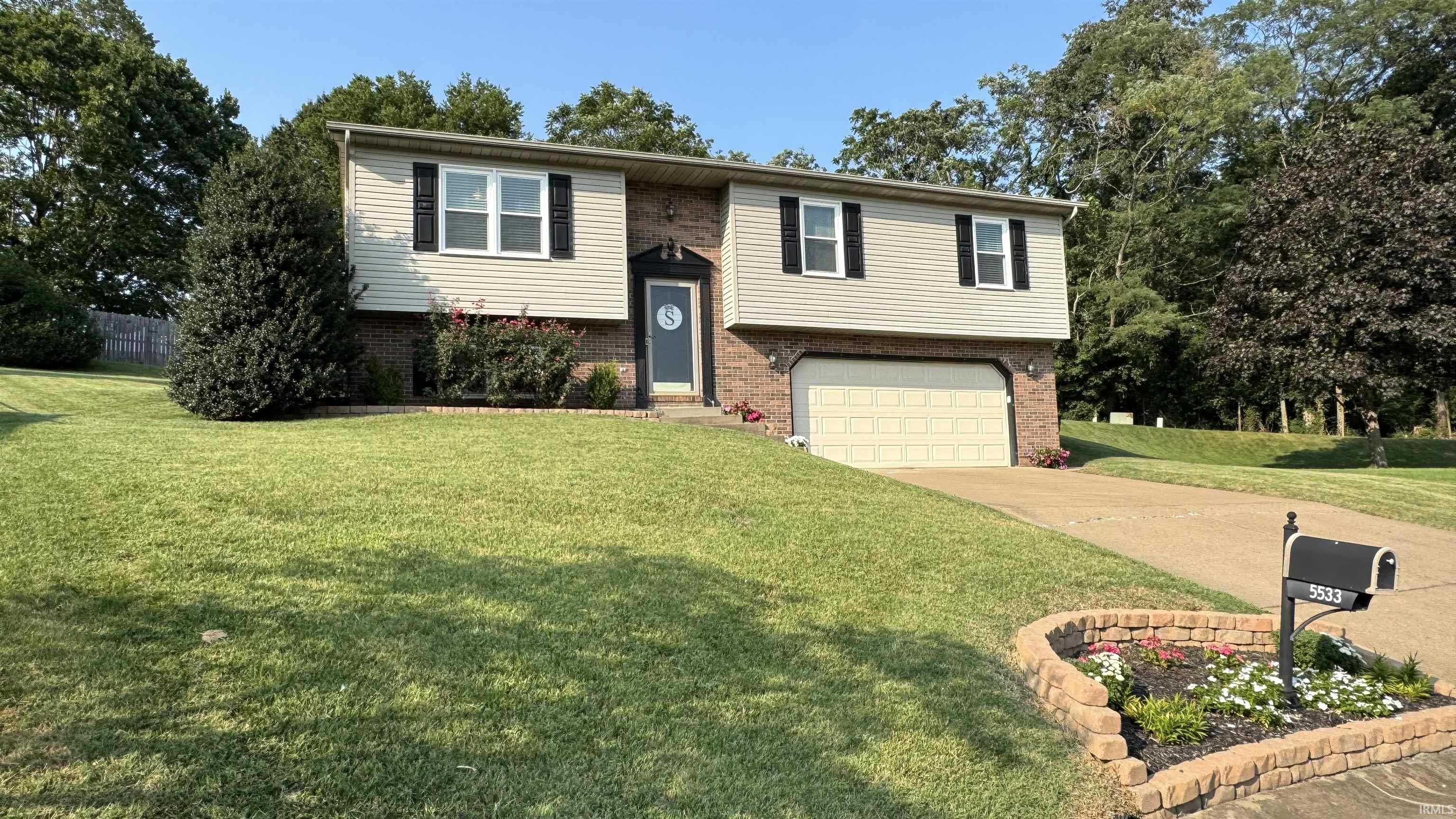 Photo 3 of Manufactured home for sale at 5533 Meadowlark Dr, Evansville, IN 47712 | MLS# 202632423 | Listing updated on 2026-09-08