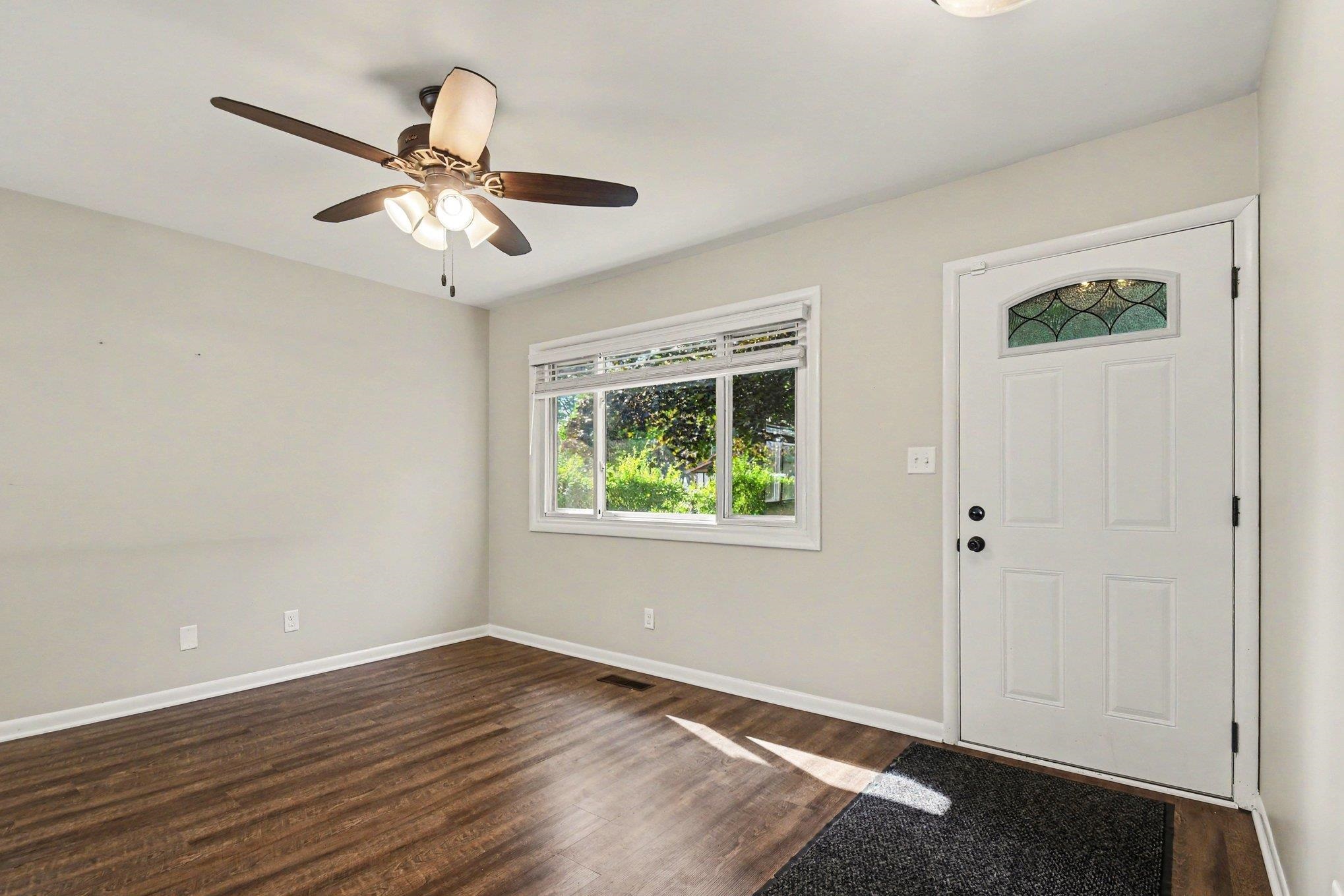 4th image of 1111 Mcpherson St, Elkhart, IN 46514 | MLS# 202632426