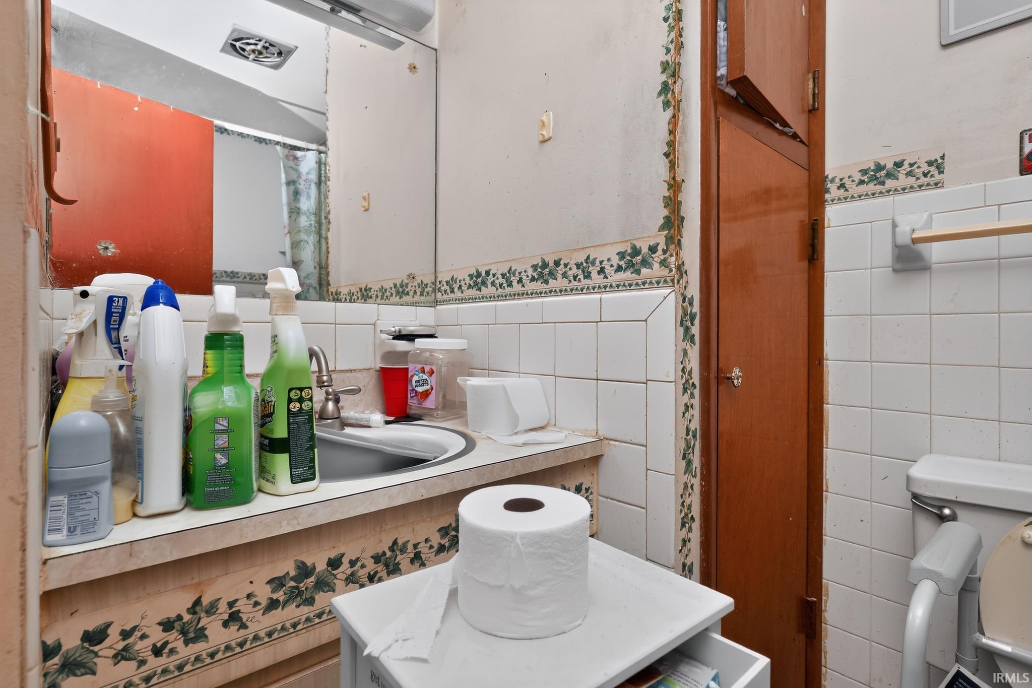 16th image of 216 W South A St, Gas City, IN 46933 | MLS# 202632465