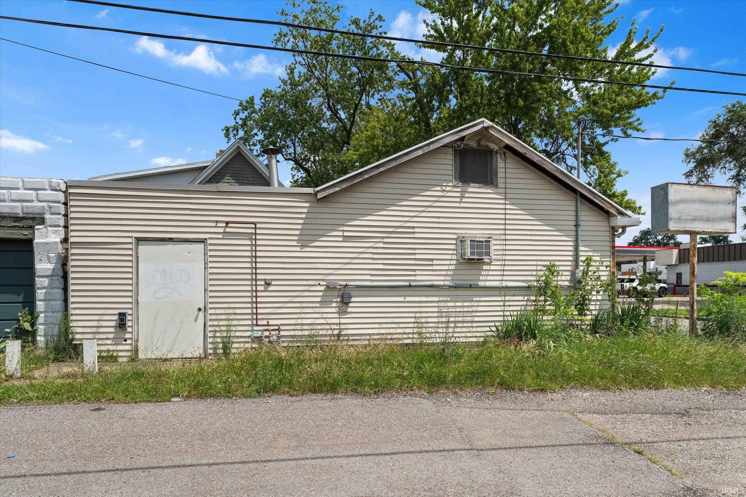 18th image of 113 W Fairview Ave, South Bend, IN 46614 | MLS# 202632555