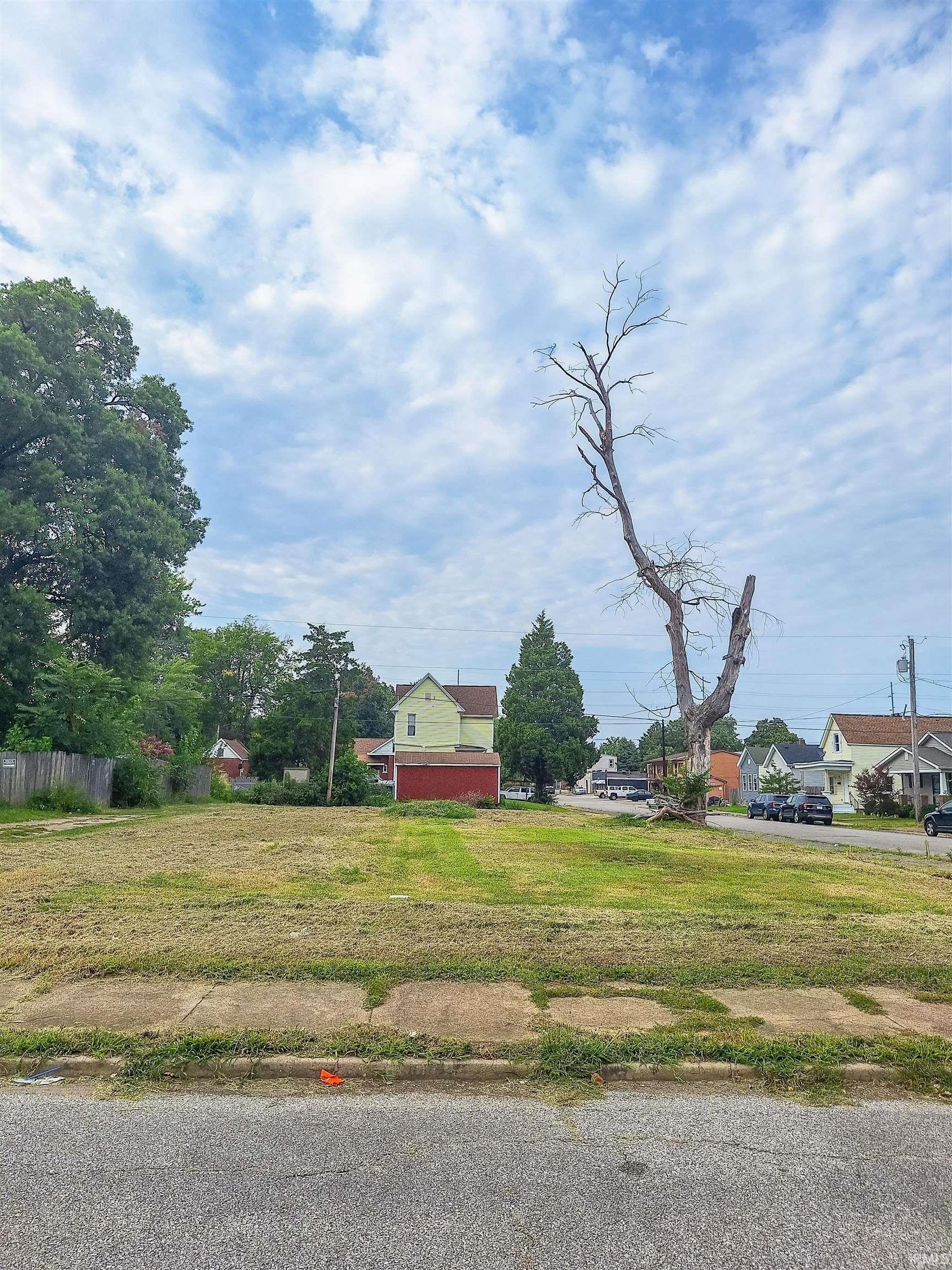 2nd image of 1003 W Iowa St, Evansville, IN 47710 | MLS# 202632566
