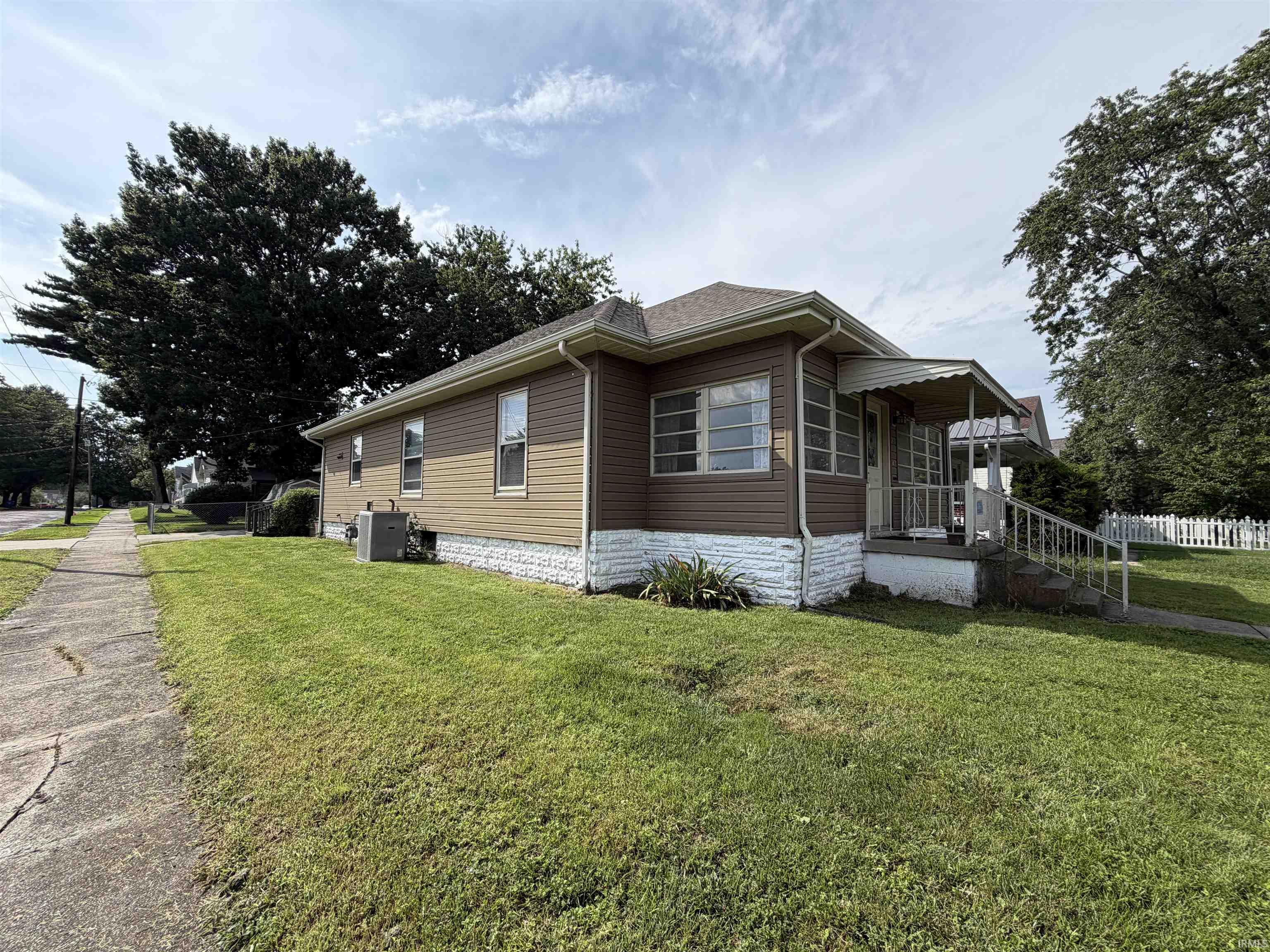 3rd image of 1325 S Courtland Ave, Kokomo, IN 46902 | MLS# 202632570
