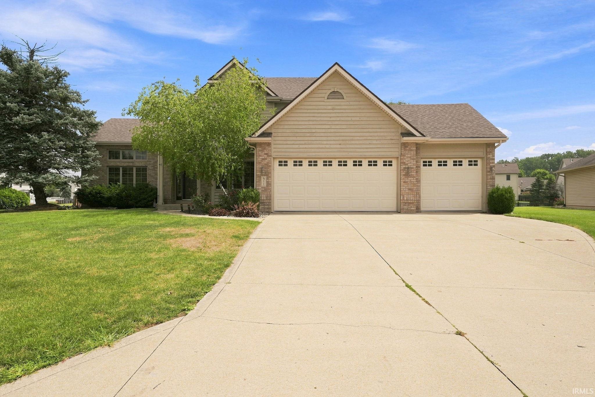 1st image of 811 Blackthorn Cvs, Fort Wayne, IN 46804 | MLS# 202632591