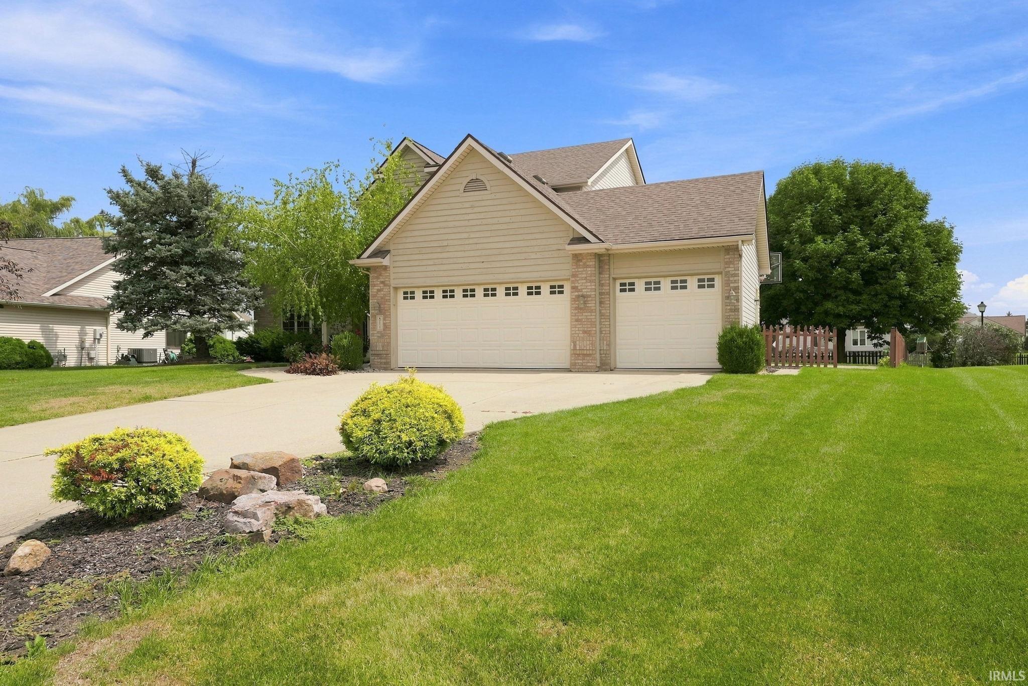 3rd image of 811 Blackthorn Cvs, Fort Wayne, IN 46804 | MLS# 202632591