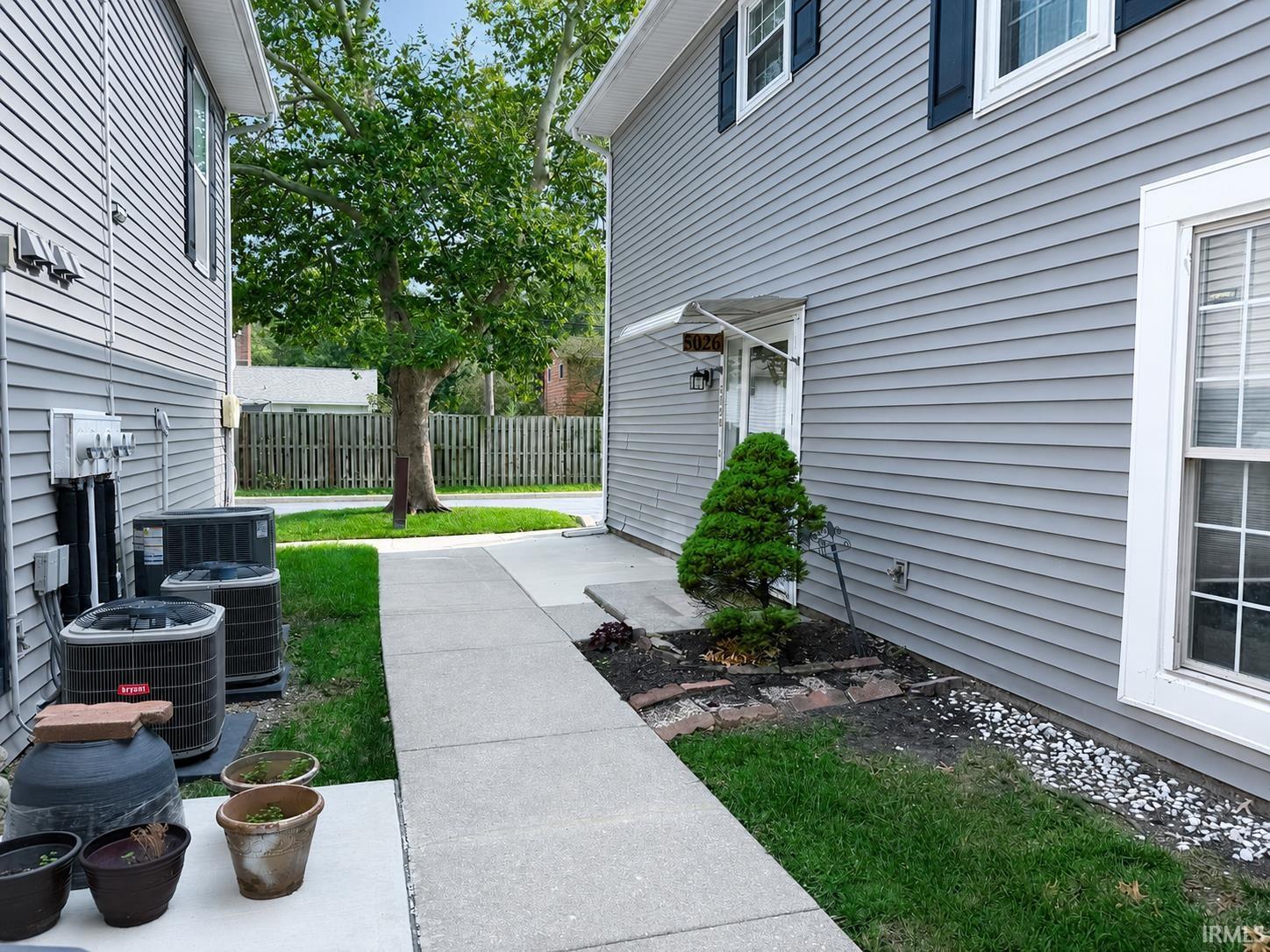 2nd image of 5026 Woodmark Dr, Fort Wayne, IN 46815 | MLS# 202632629