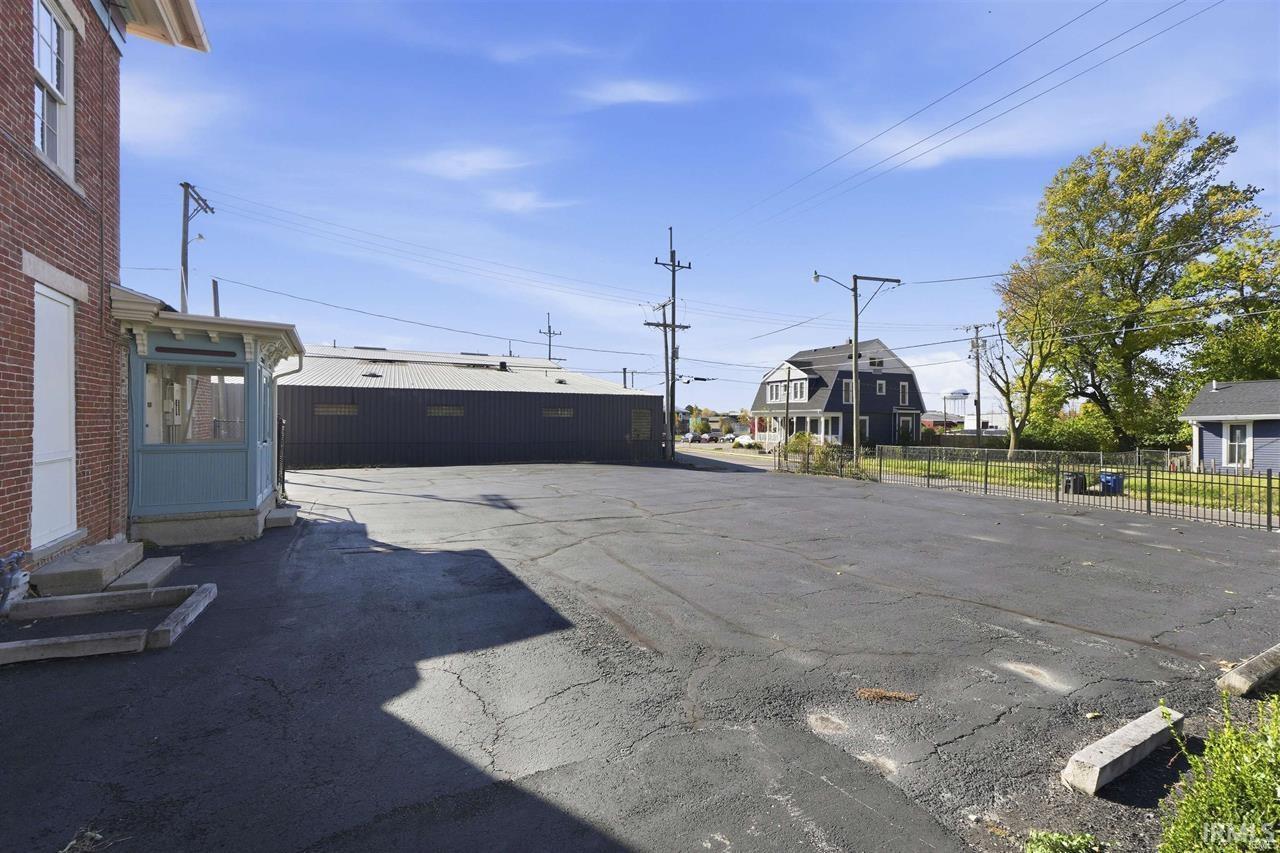 2nd image of 607 E Charles St, Muncie, IN 47305 | MLS# 202632739