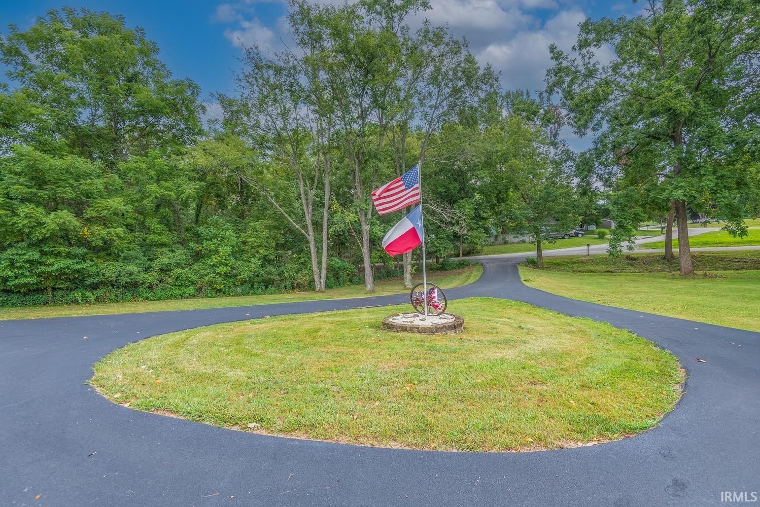 38th image of 1780 W Lancaster Dr, Bloomington, IN 47404 | MLS# 202632849