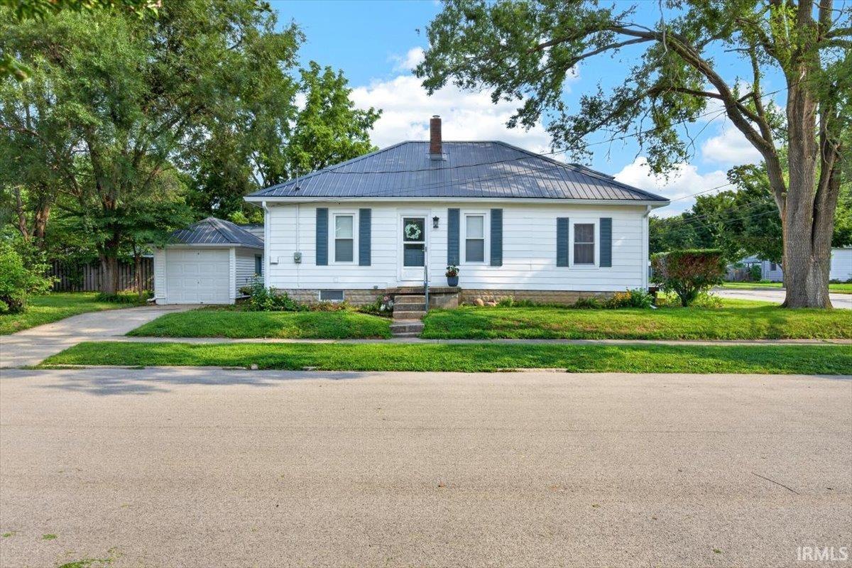 1st image of 826 S 18th St, Lafayette, IN 47905 | MLS# 202632854