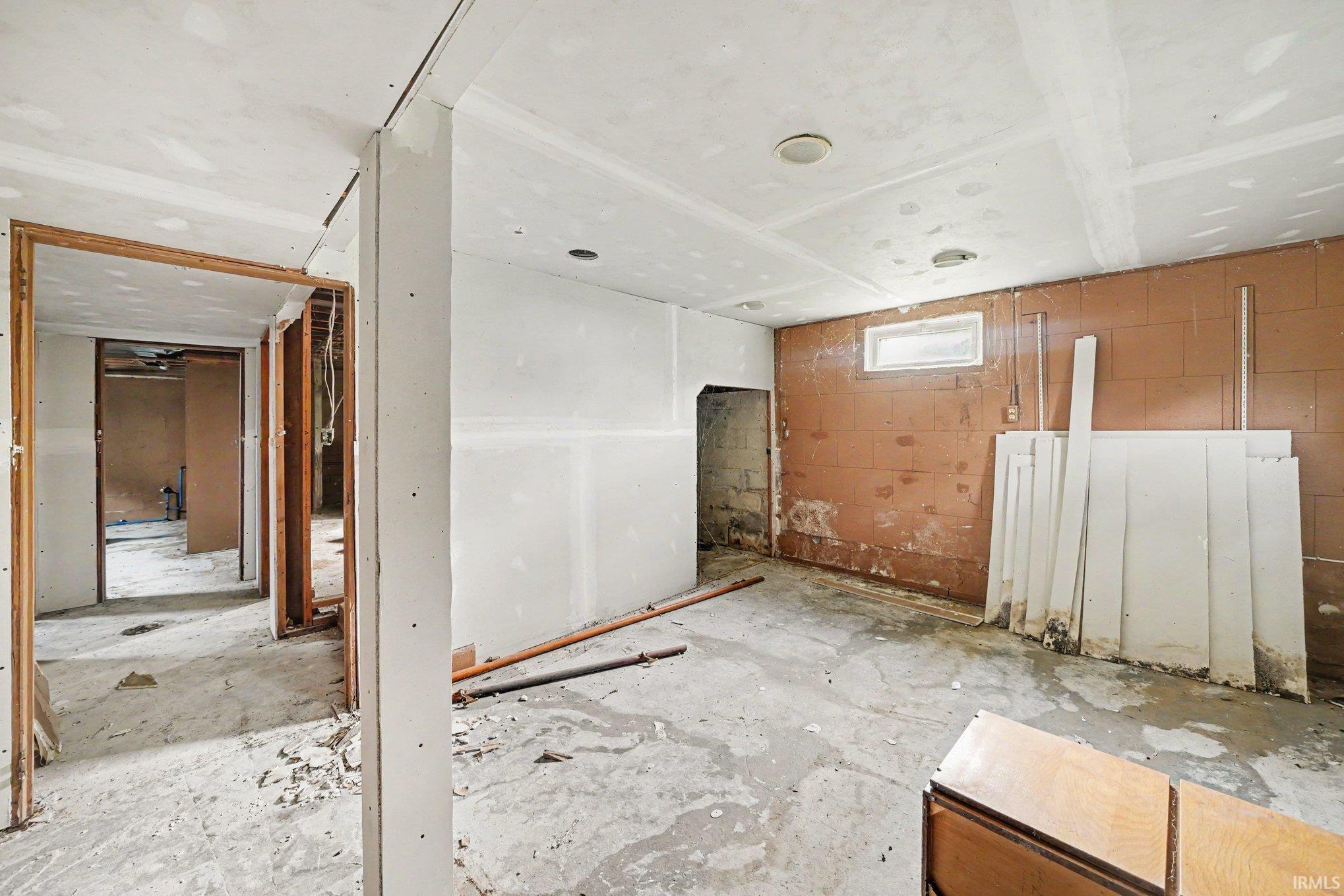 9th image of 737 E 9th St, Mishawaka, IN 46544 | MLS# 202632868