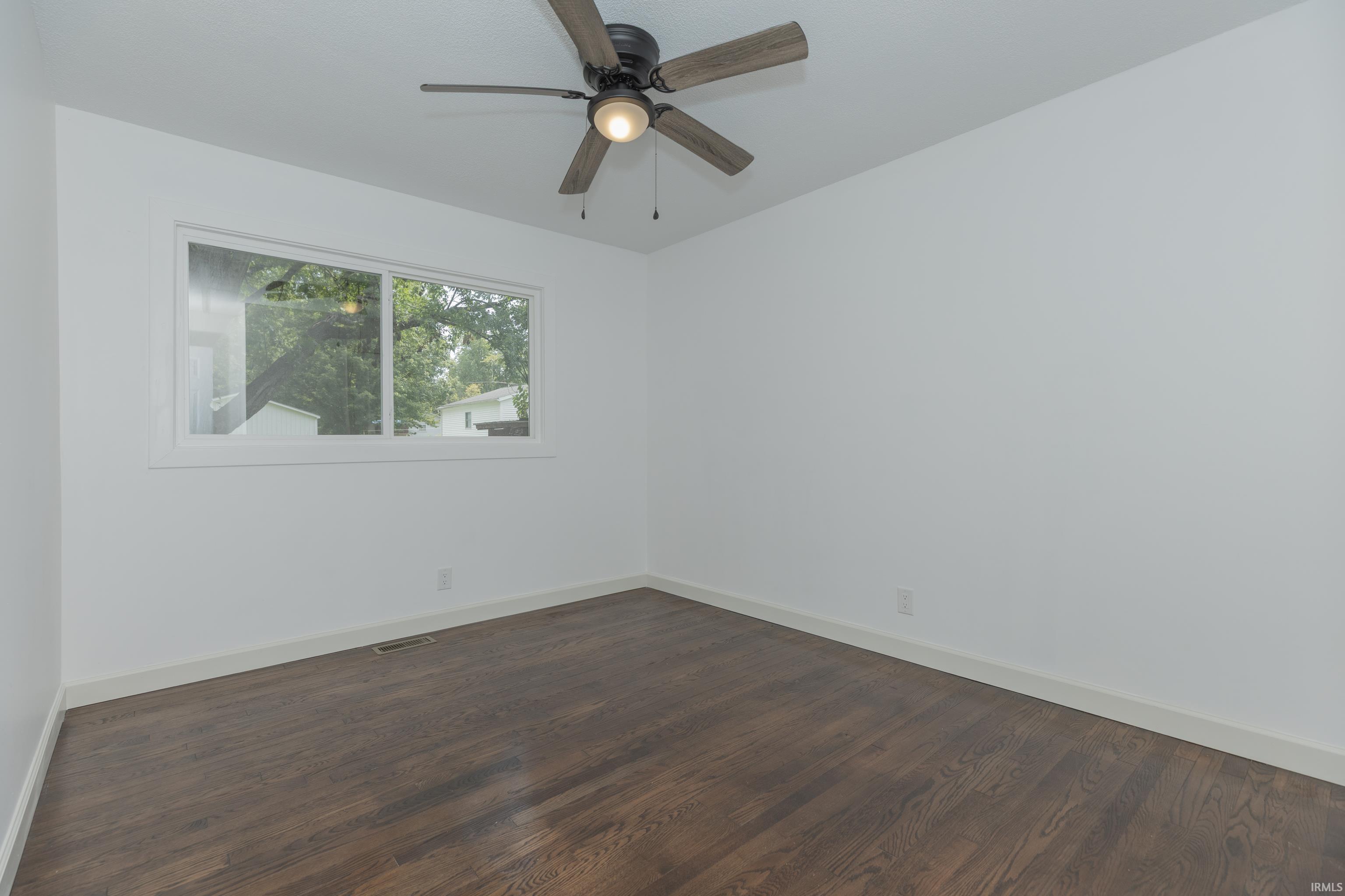 4th image of 117 Cairo Ct, Chandler, IN 47610 | MLS# 202632873