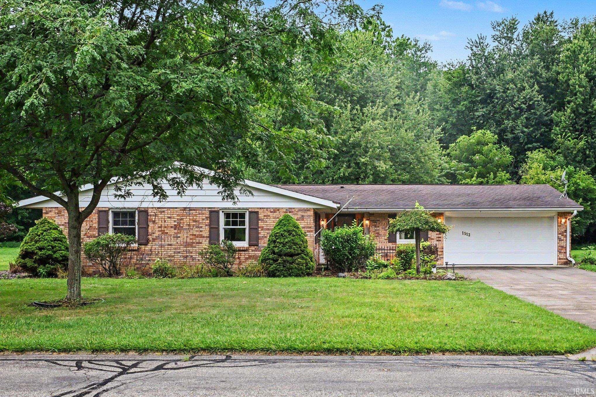 1st image of 1512 Brook View Ave, Warsaw, IN 46580 | MLS# 202632955