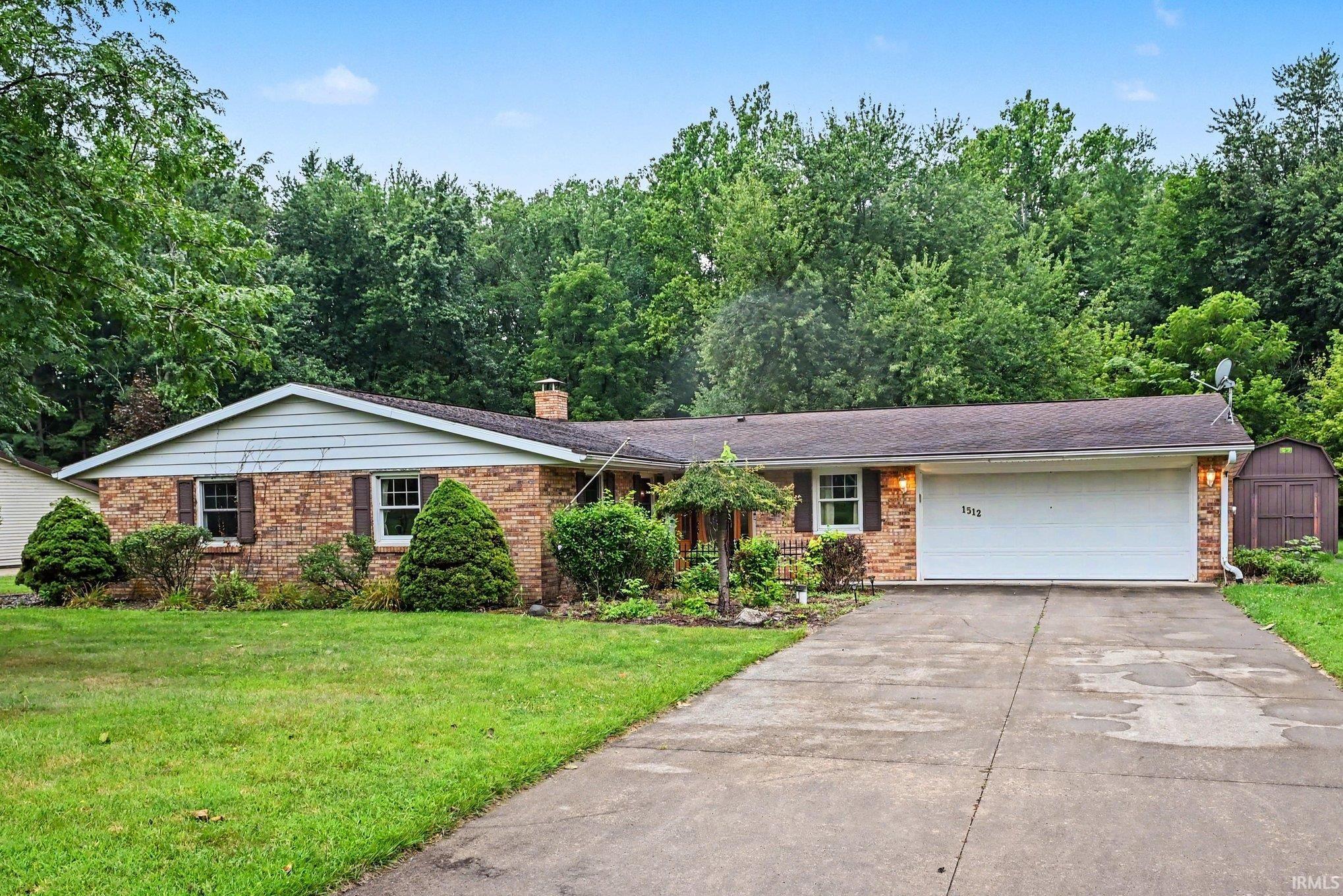 2nd image of 1512 Brook View Ave, Warsaw, IN 46580 | MLS# 202632955