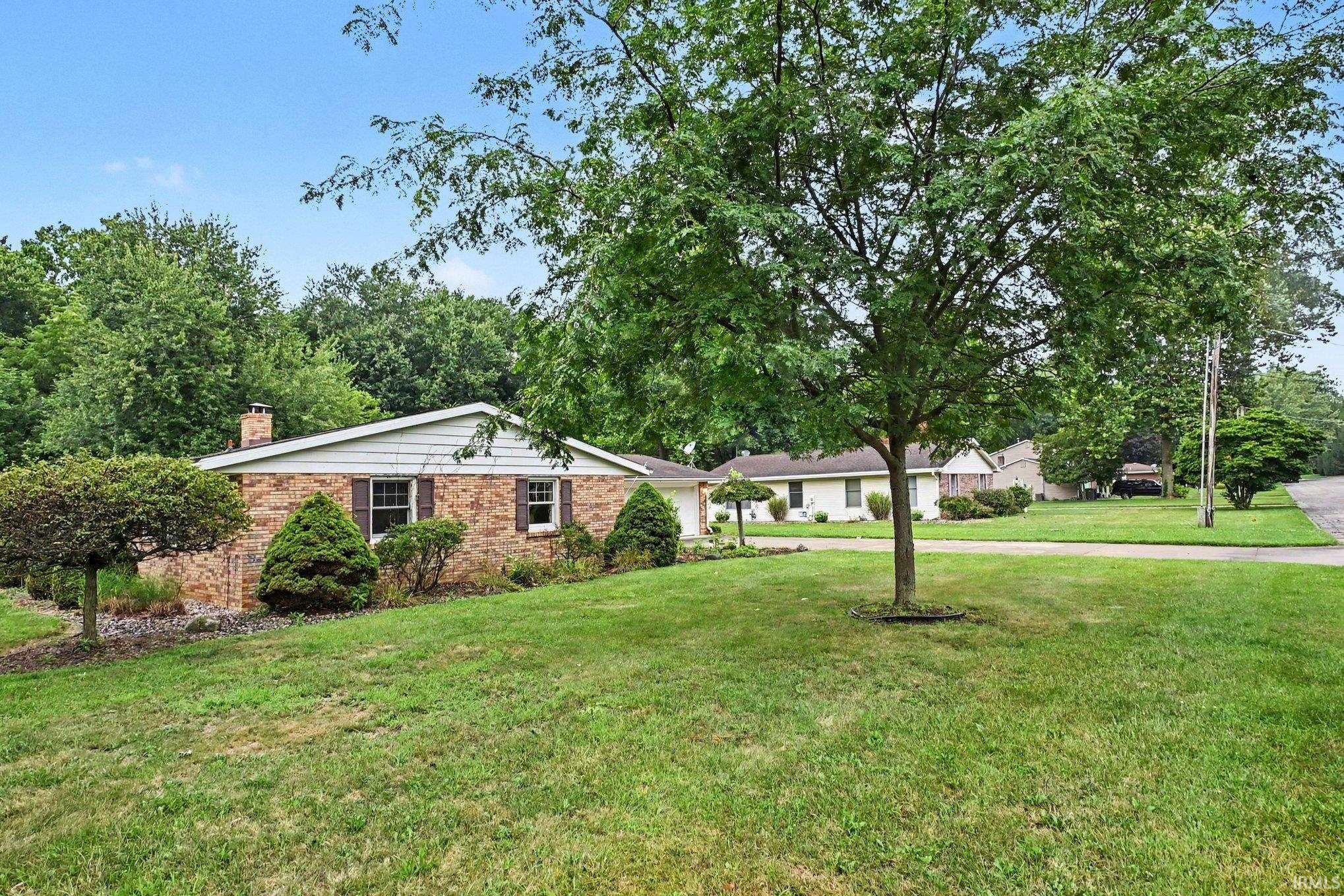 3rd image of 1512 Brook View Ave, Warsaw, IN 46580 | MLS# 202632955