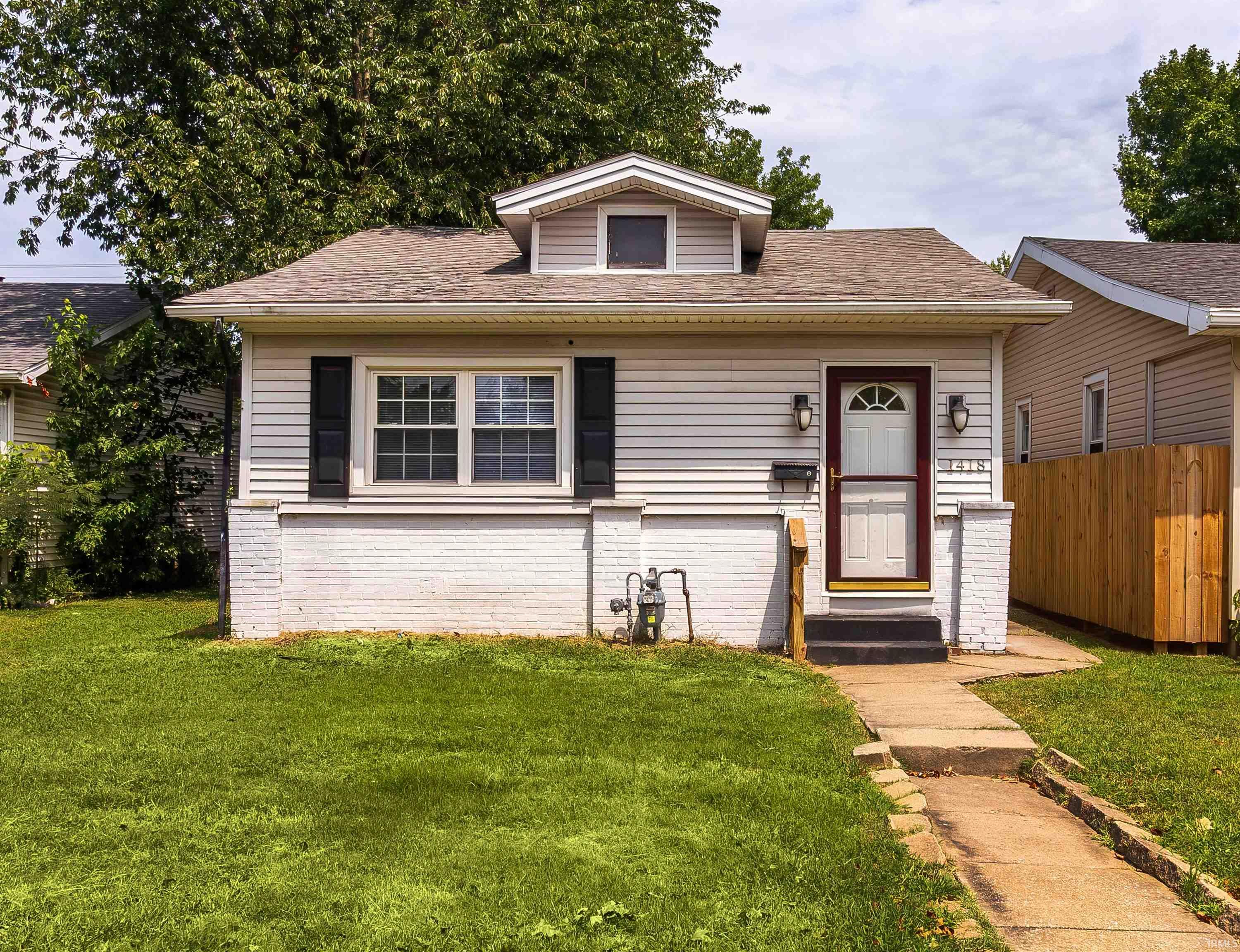 1st image of 1418 E Jackson Ave, Evansville, IN 47714 | MLS# 202632956