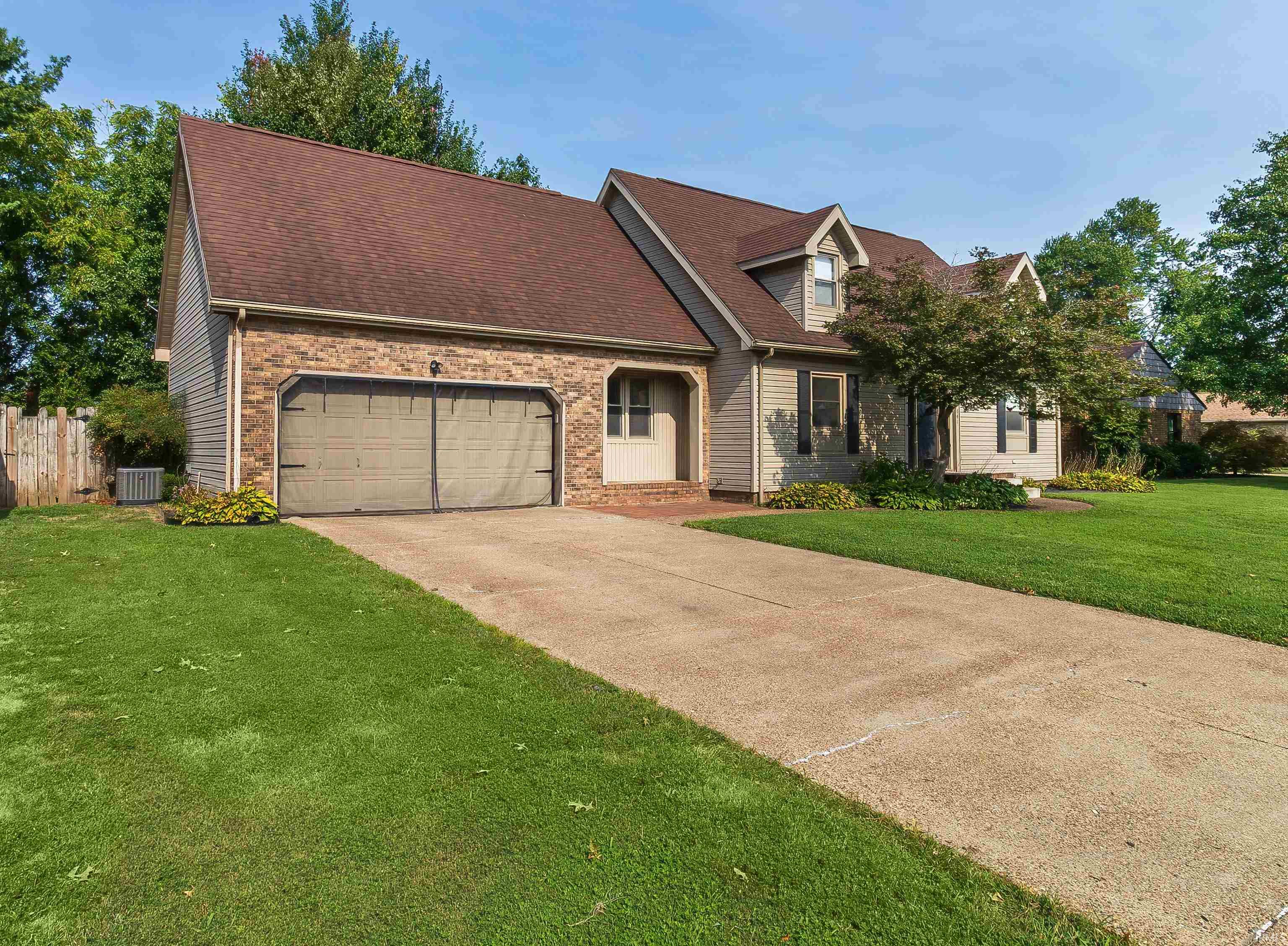 4th image of 641 Woodbriar Ct, Evansville, IN 47715 | MLS# 202632972
