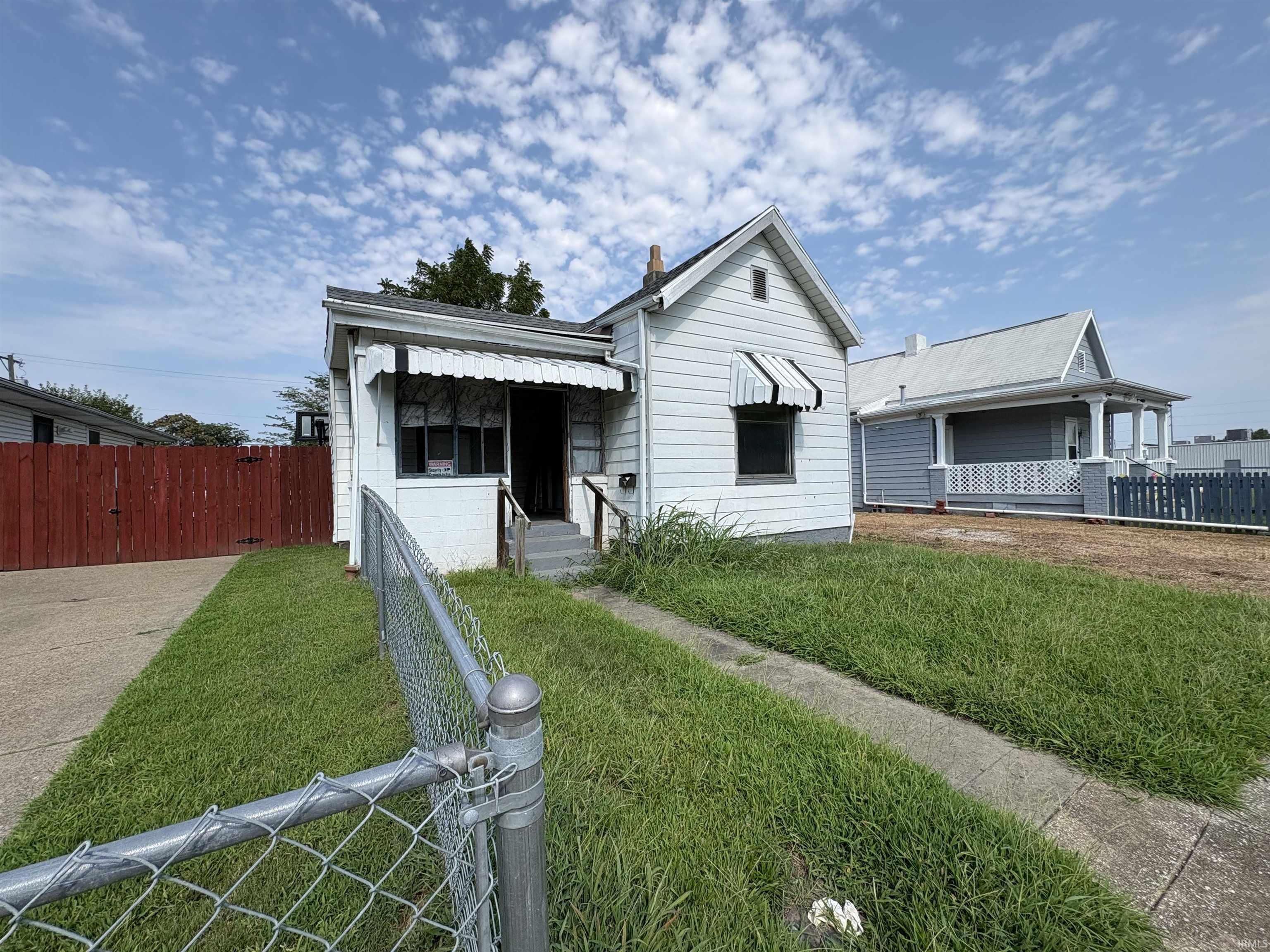 3rd image of 433 S Evans Ave, Evansville, IN 47713 | MLS# 202633004