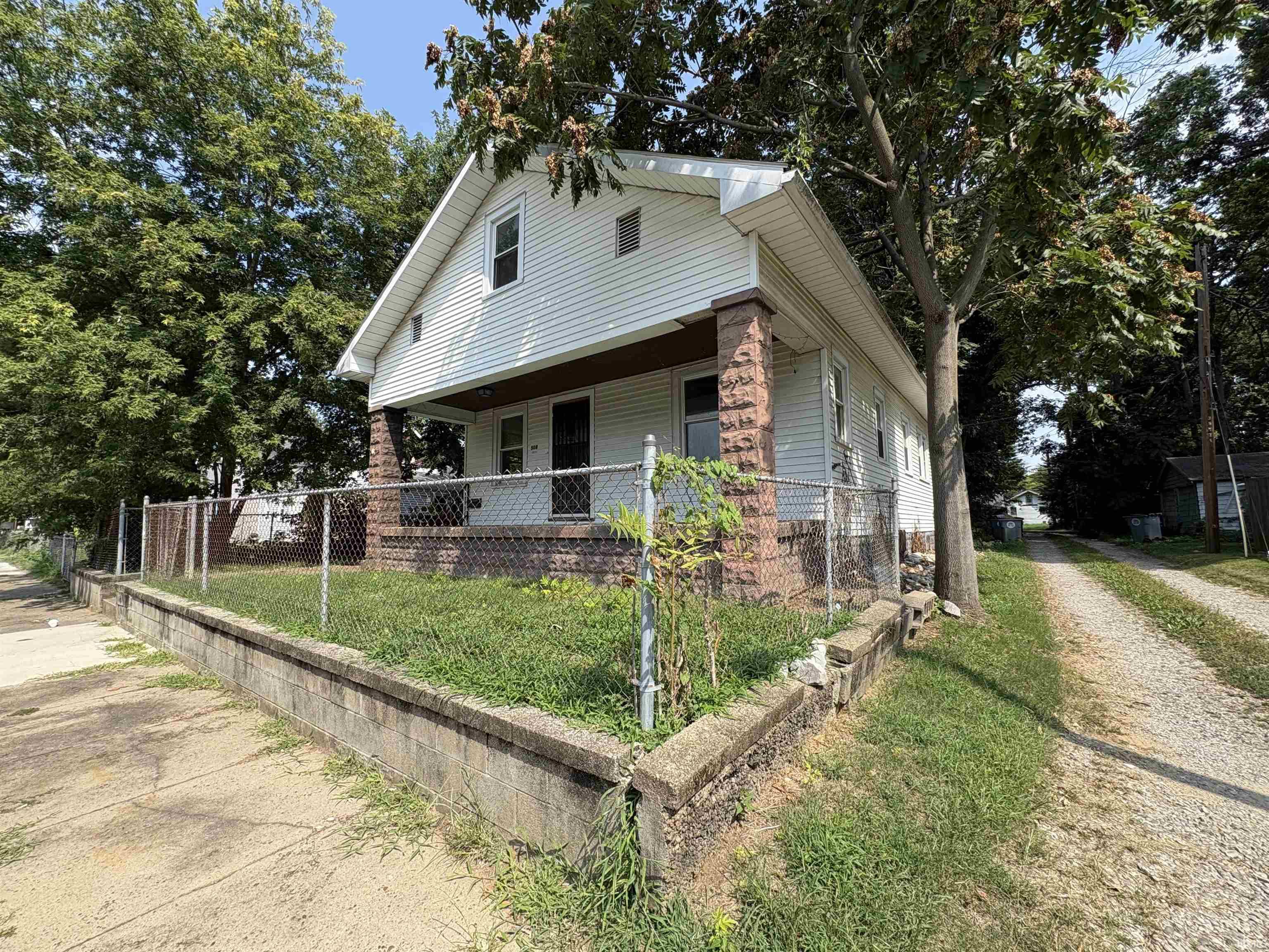 2nd image of 508 Taylor Ave, Evansville, IN 47713 | MLS# 202633051