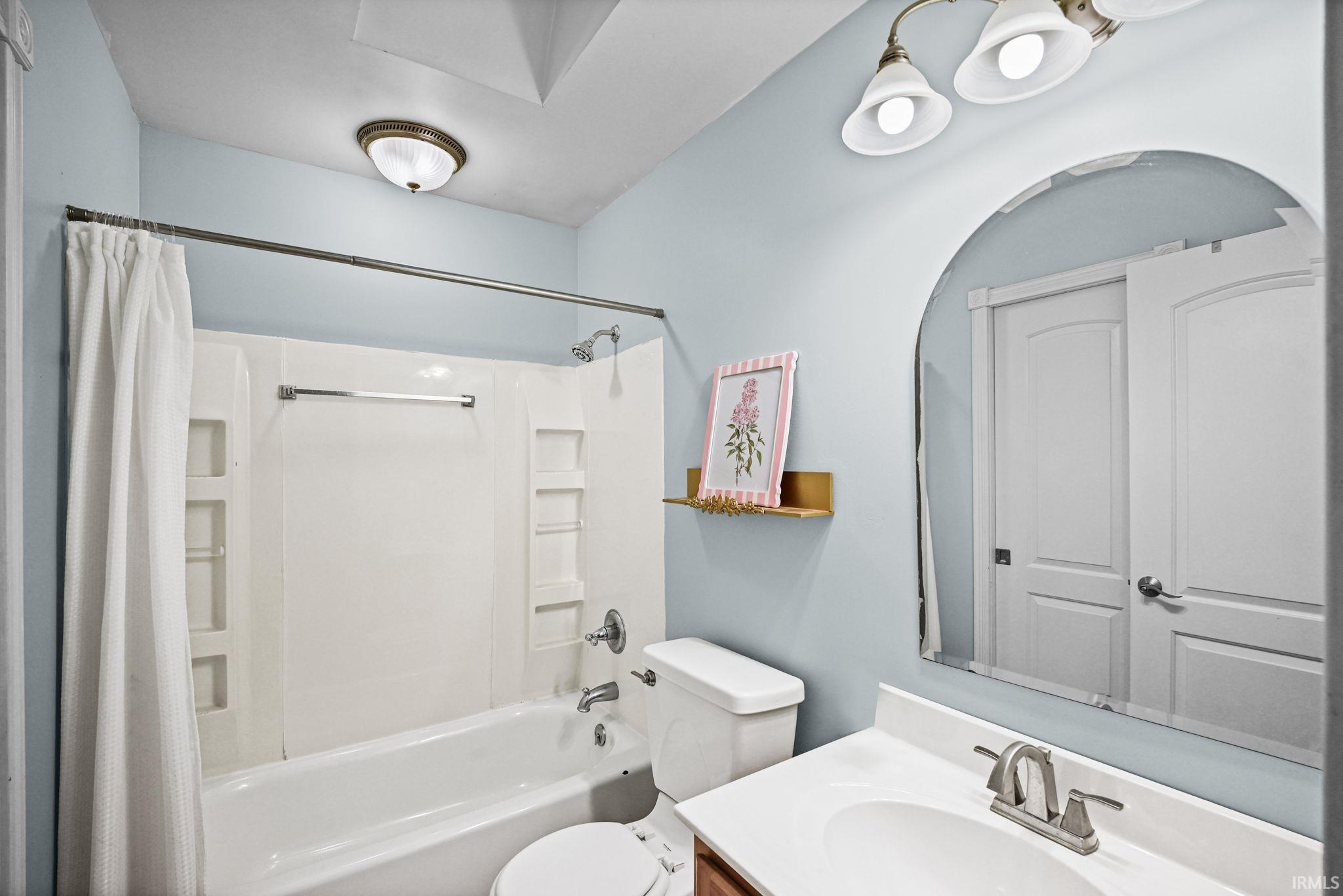 3rd image of 812 S Brackney St, Brookston, IN 47923 | MLS# 202633056