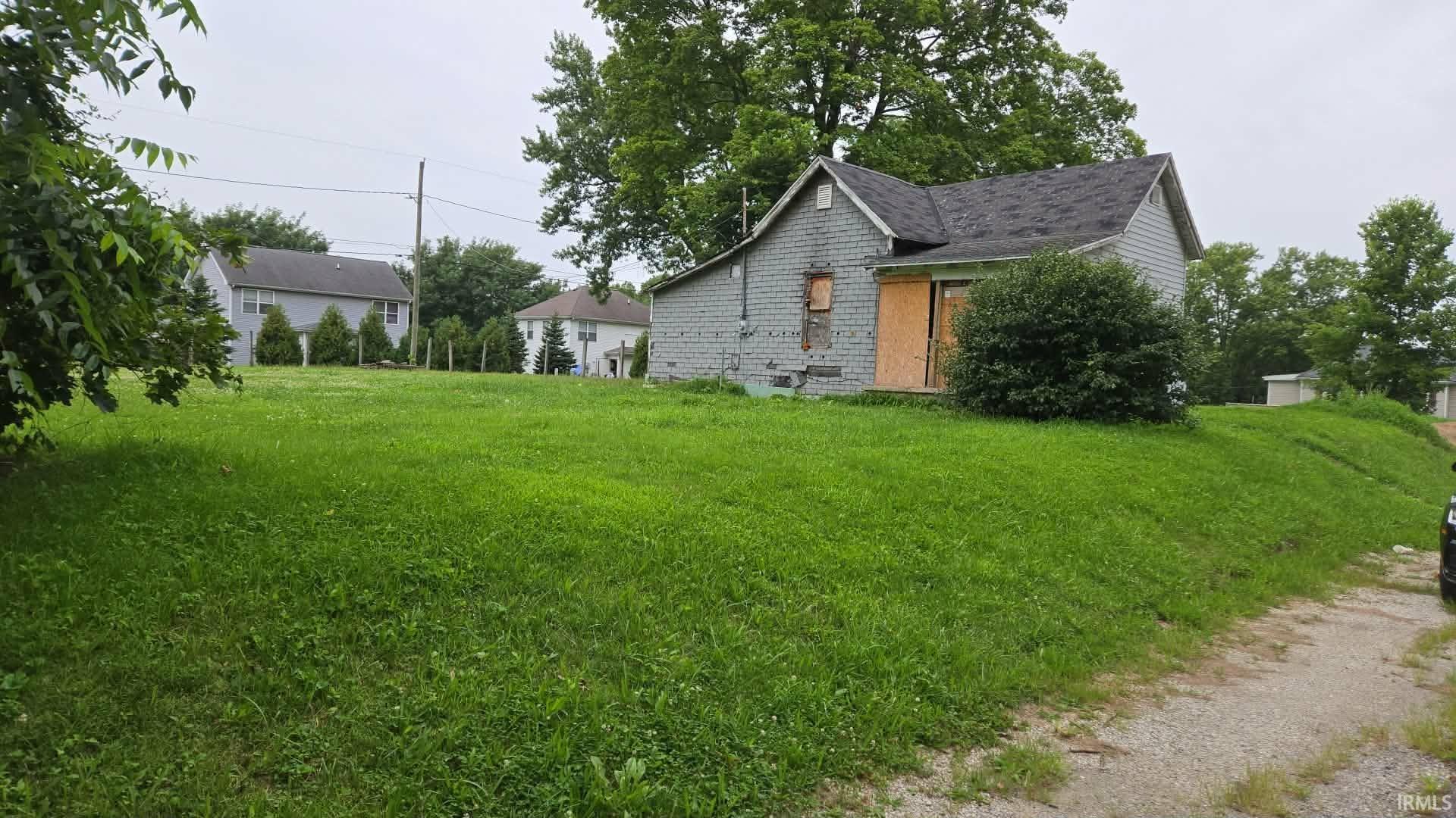2nd image of 2418 S Waite St, Marion, IN 46953 | MLS# 202633082