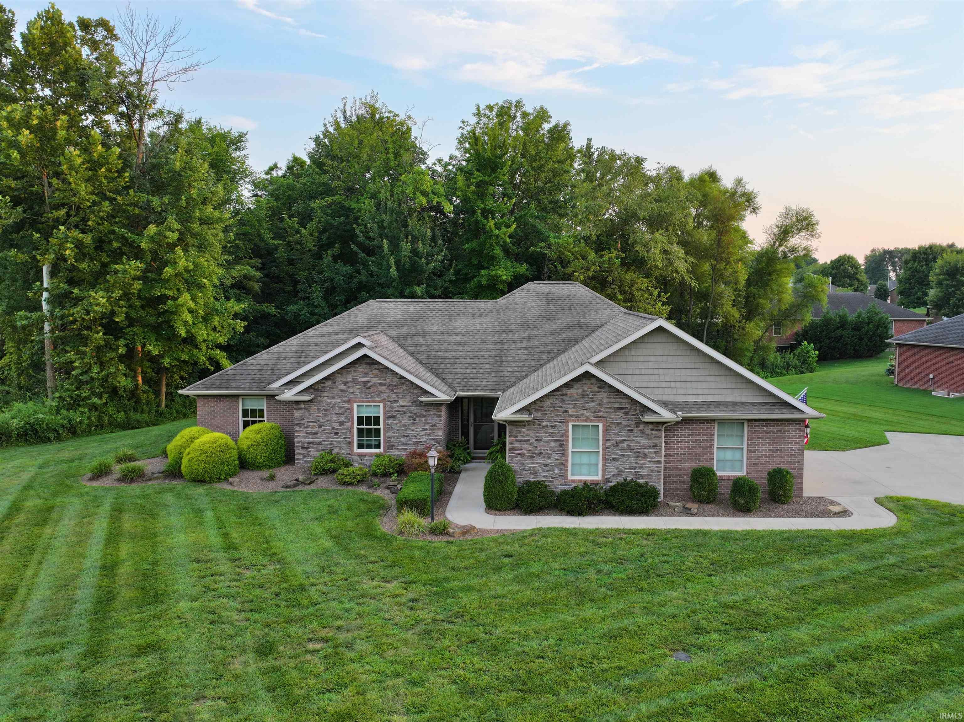 image of 1453 Summit St, Jasper, IN 47546 | MLS# 202633096