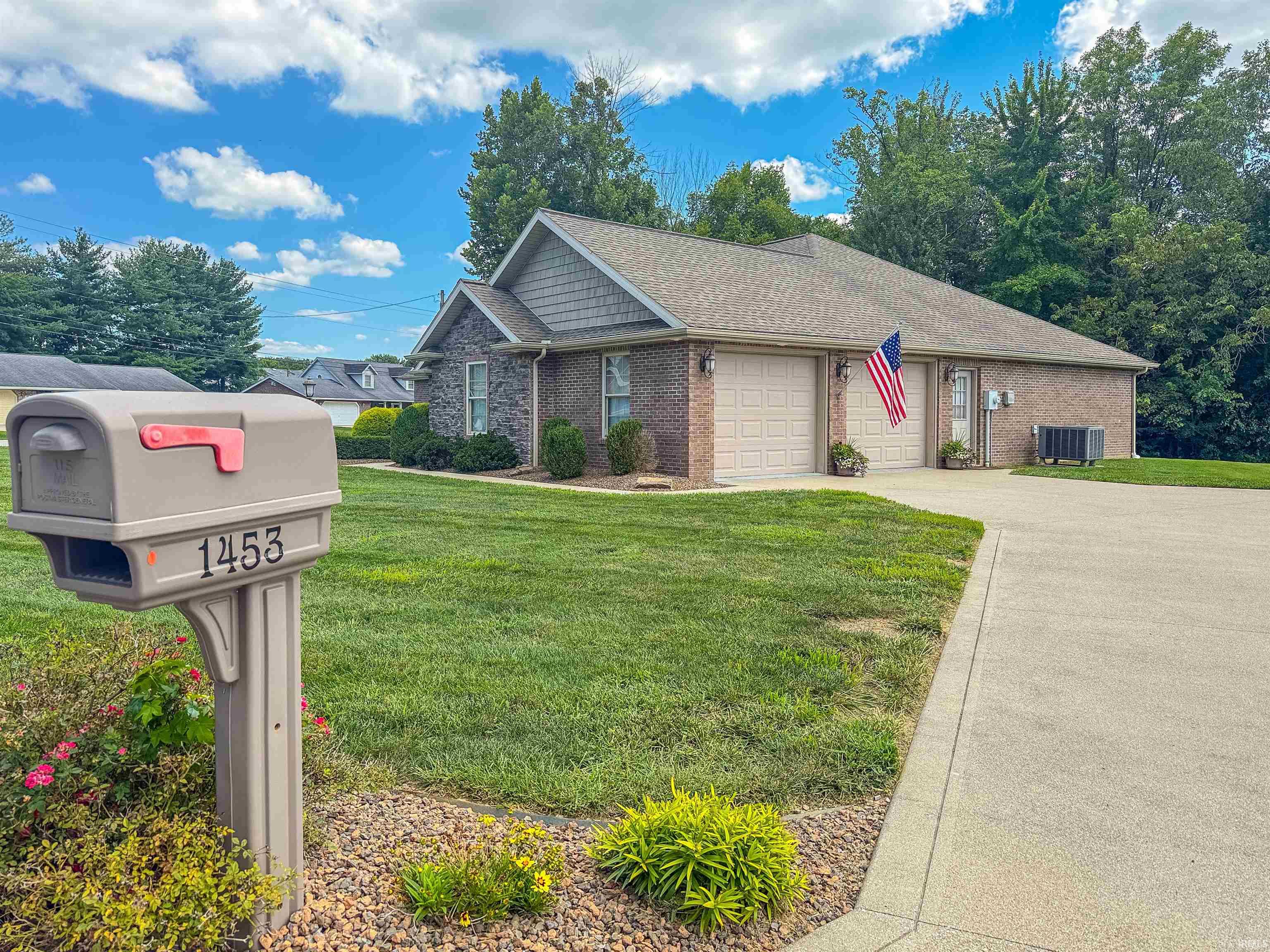 image of 1453 Summit St, Jasper, IN 47546 | MLS# 202633096