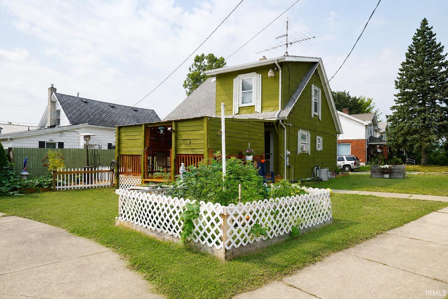 3rd image of 902 Bruce St, South Bend, IN 46613 | MLS# 202633106